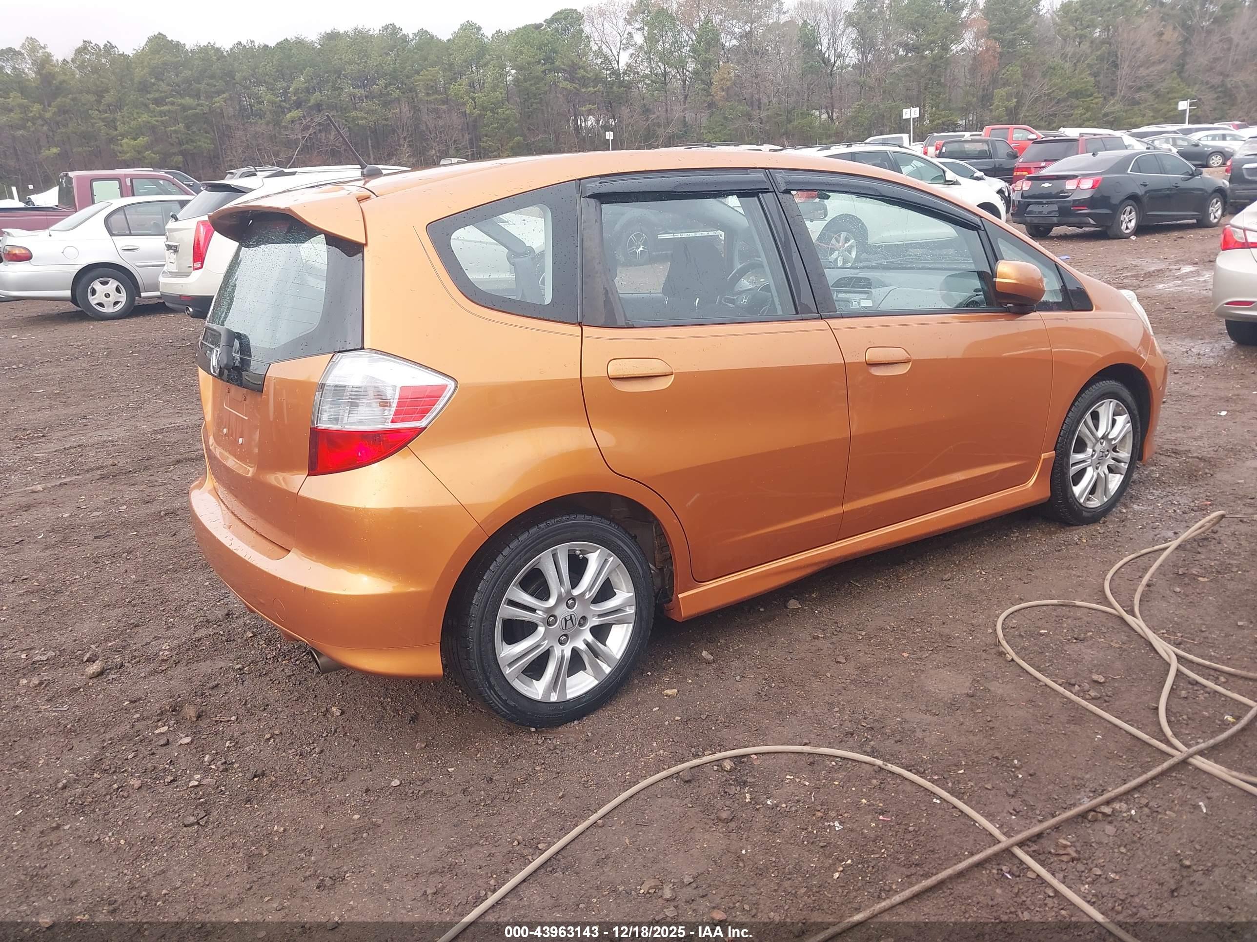 HONDA FIT image 4