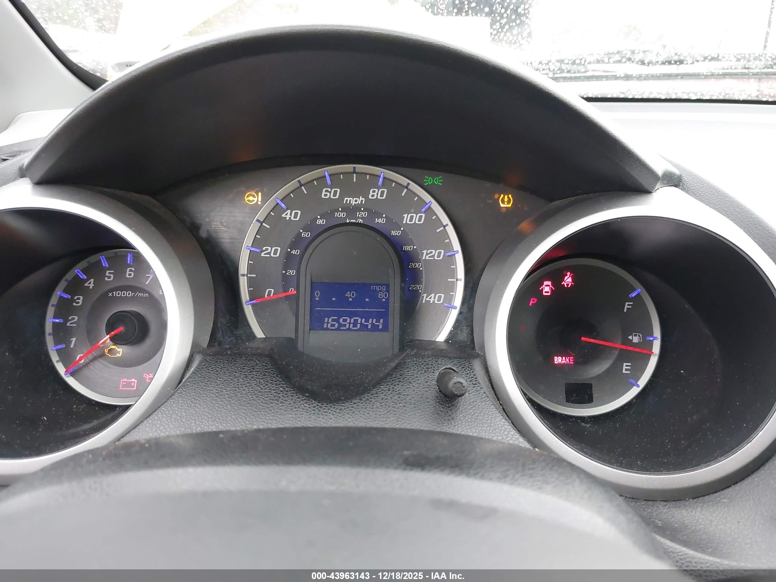 HONDA FIT image 7