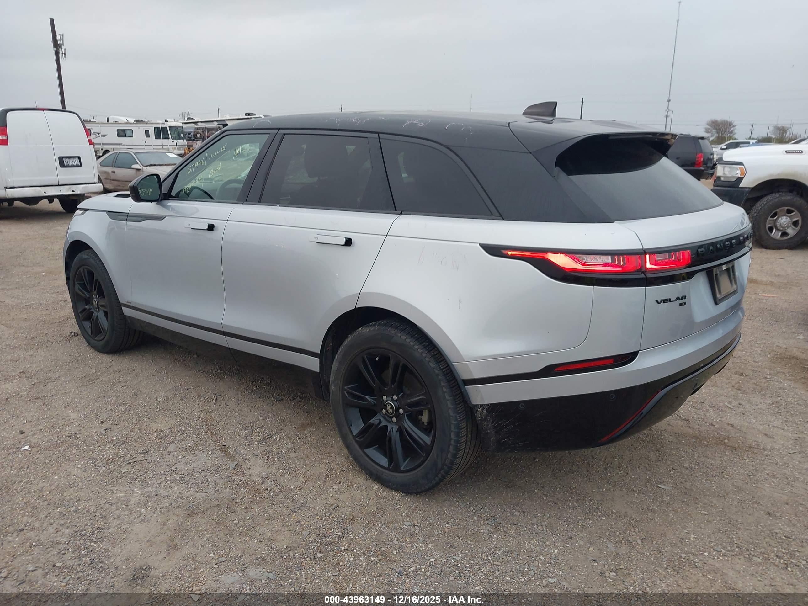 LAND ROVER image 3