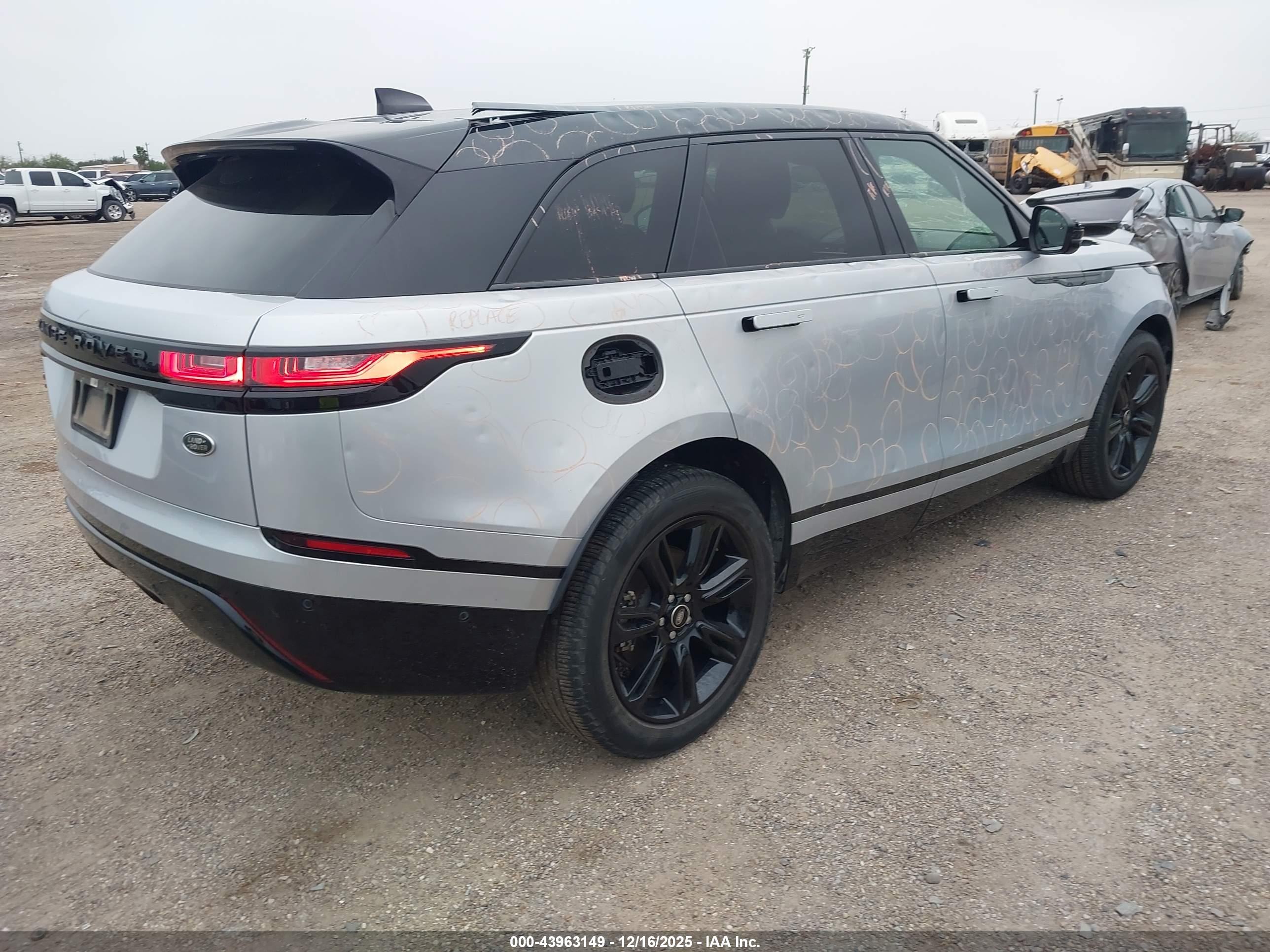 LAND ROVER image 4