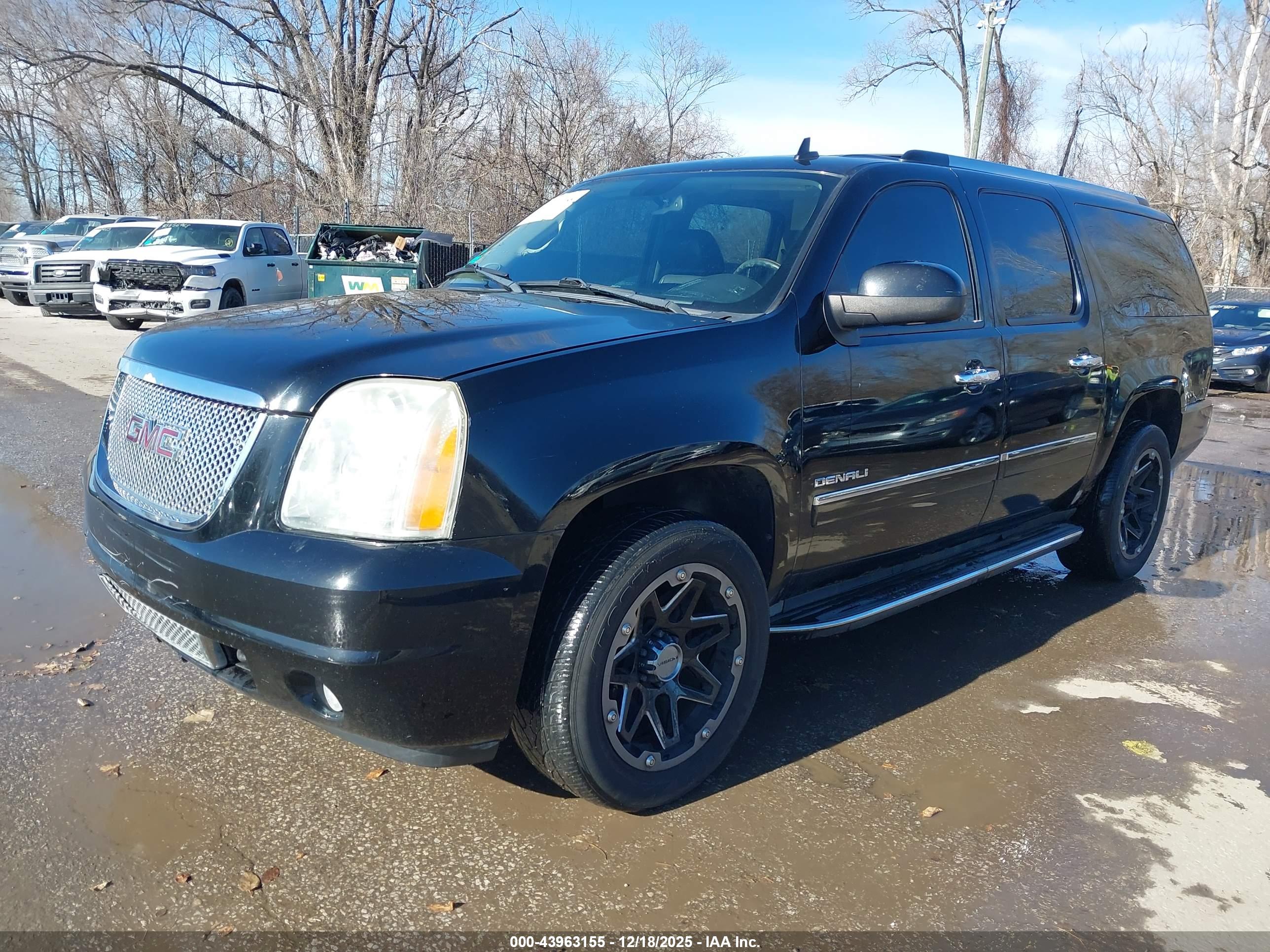 GMC YUKON image 2