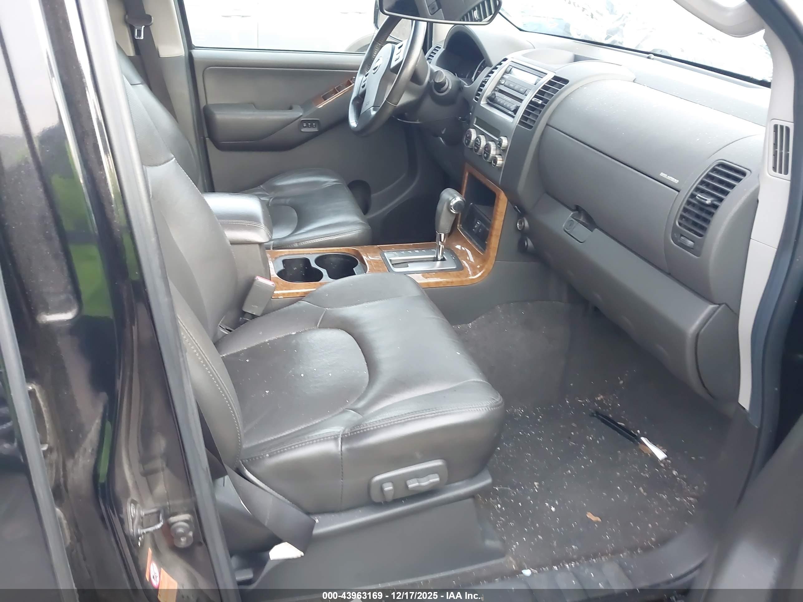 NISSAN PATHFINDER image 5