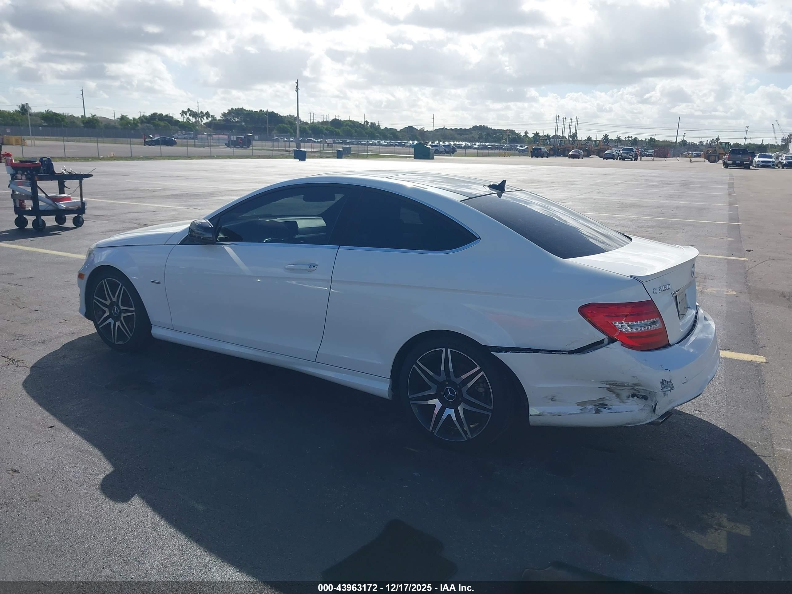 MERCEDES-BENZ C image 3