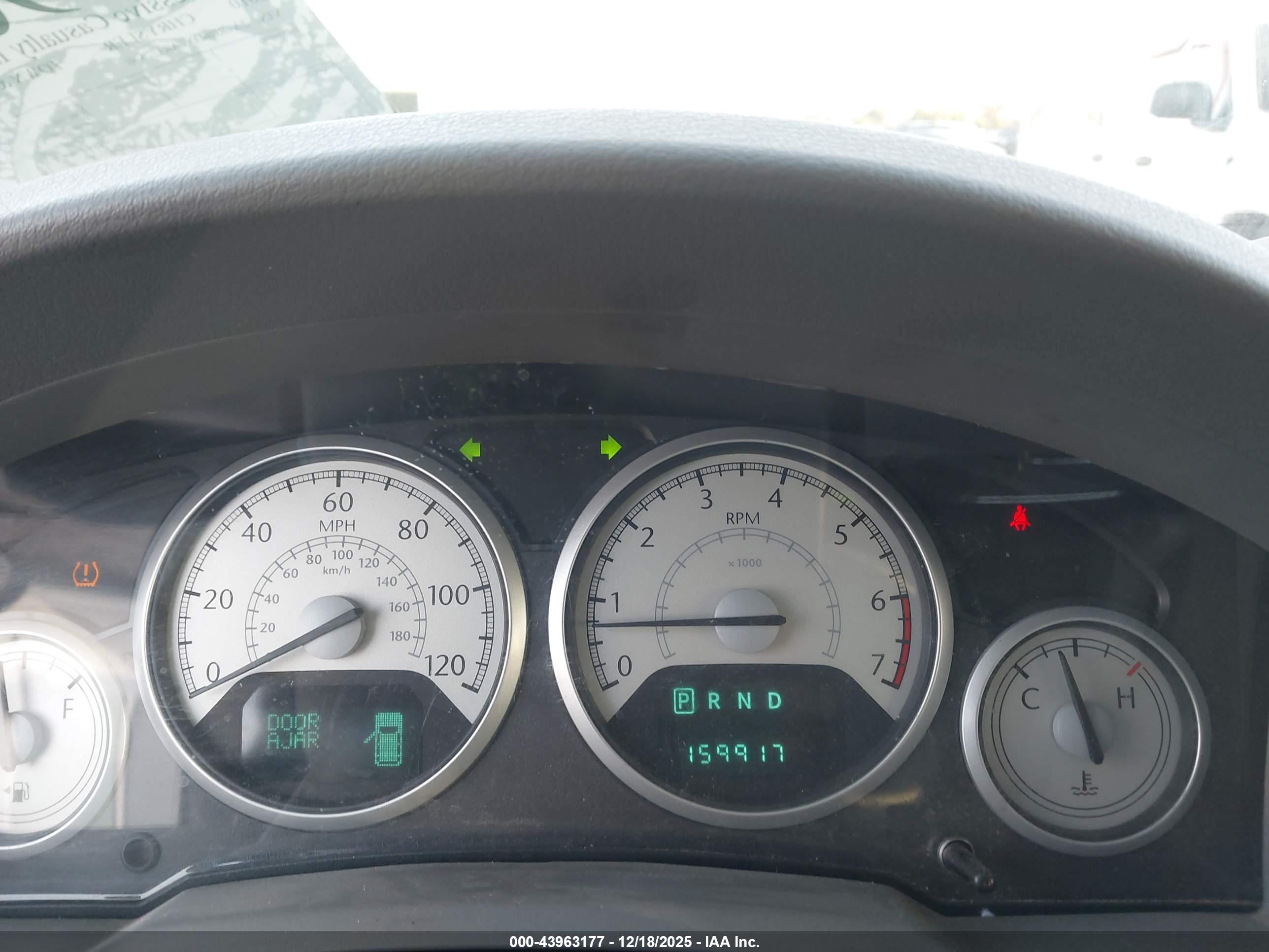 CHRYSLER TOWN image 7