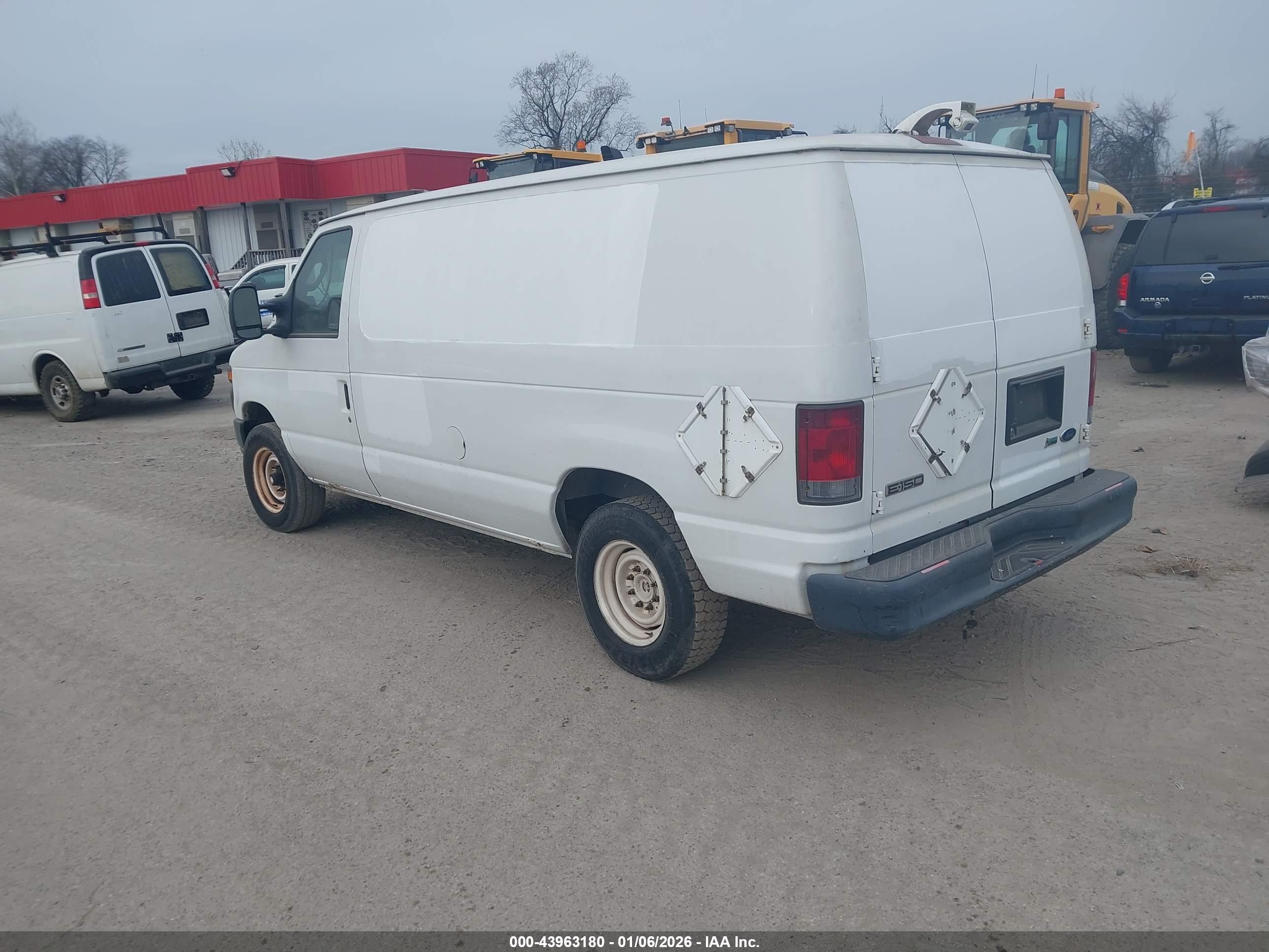 FORD E-150 image 3