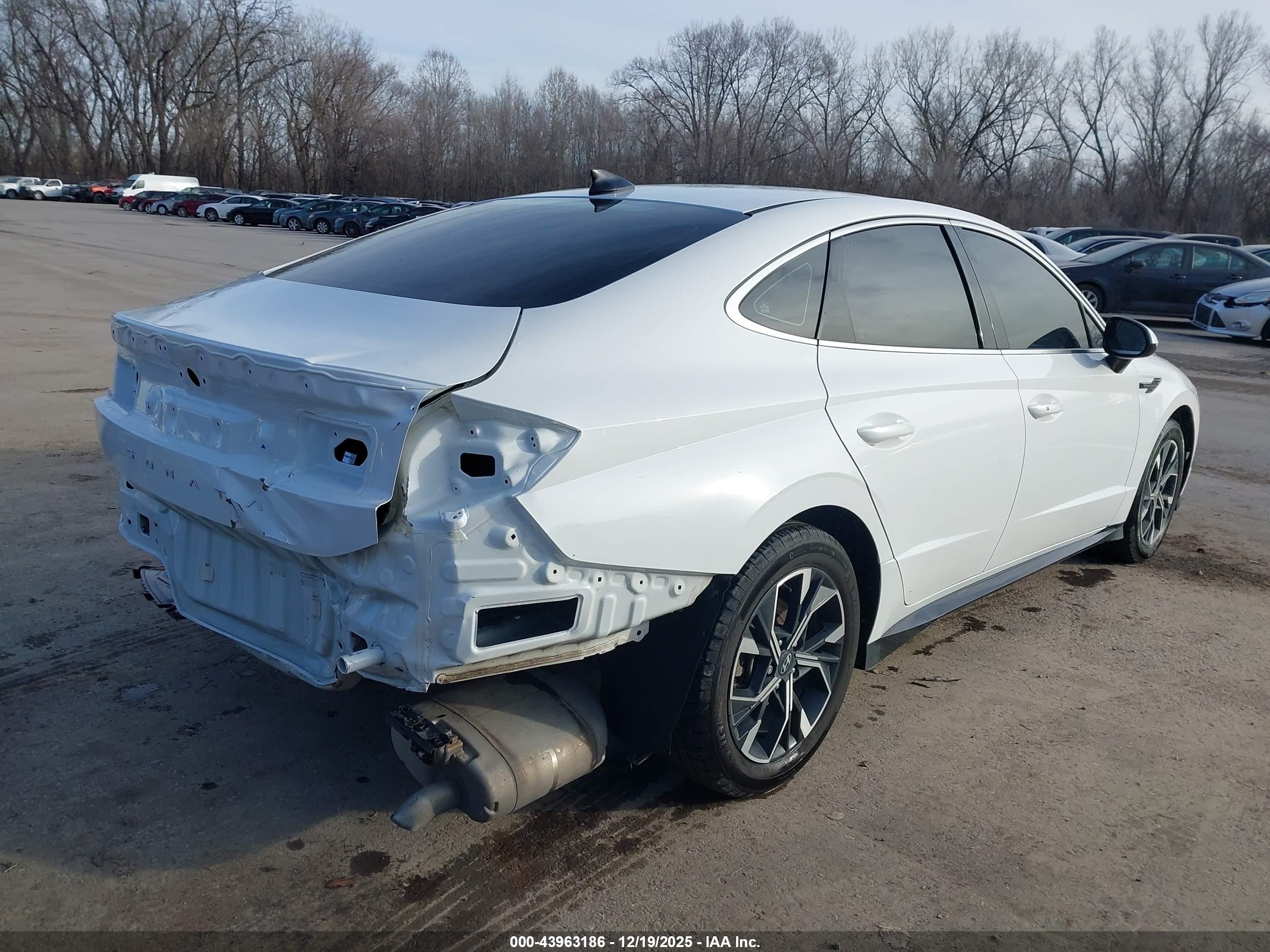 HYUNDAI SONATA image 4