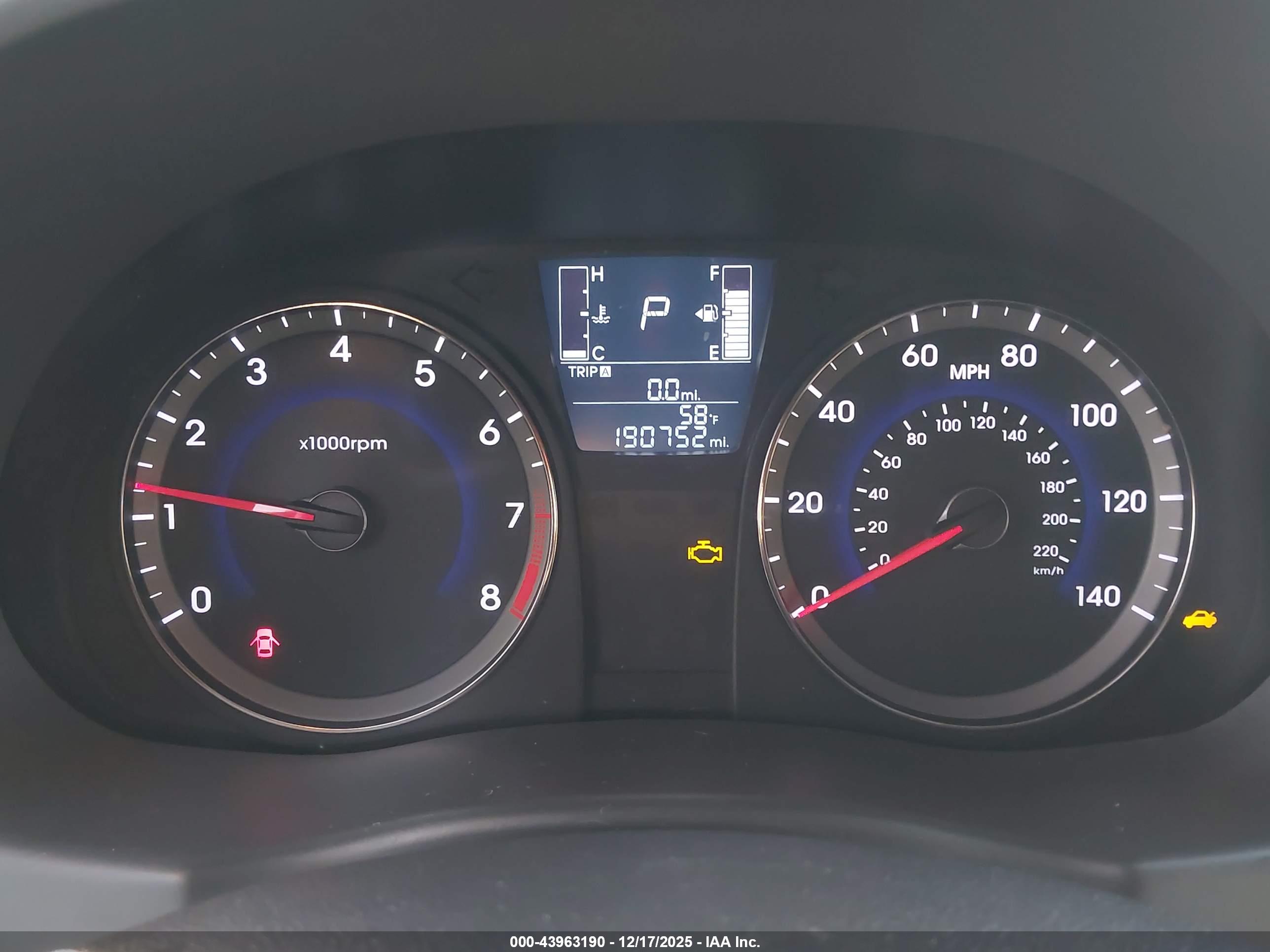 HYUNDAI ACCENT image 7