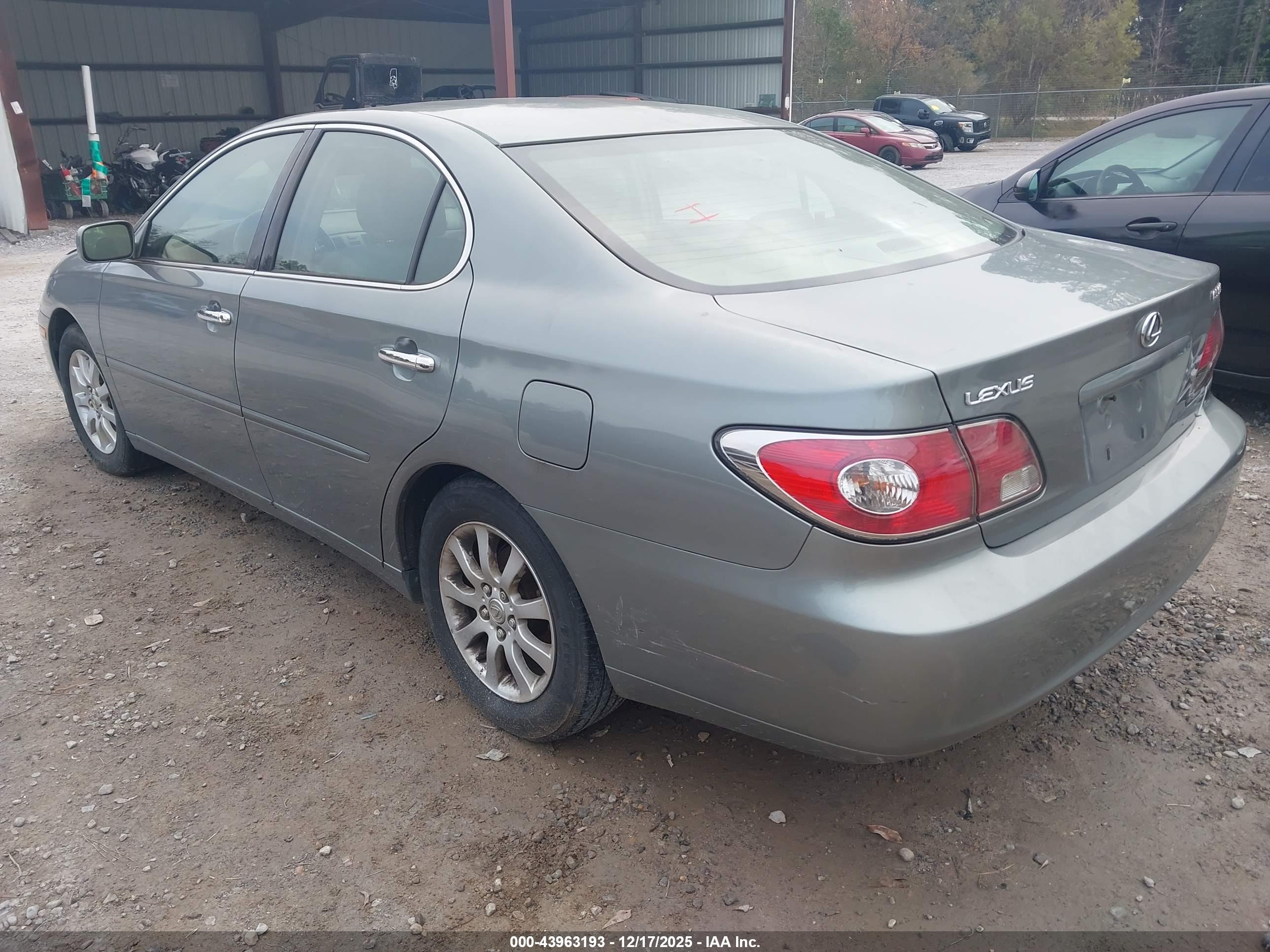 LEXUS ES image 3
