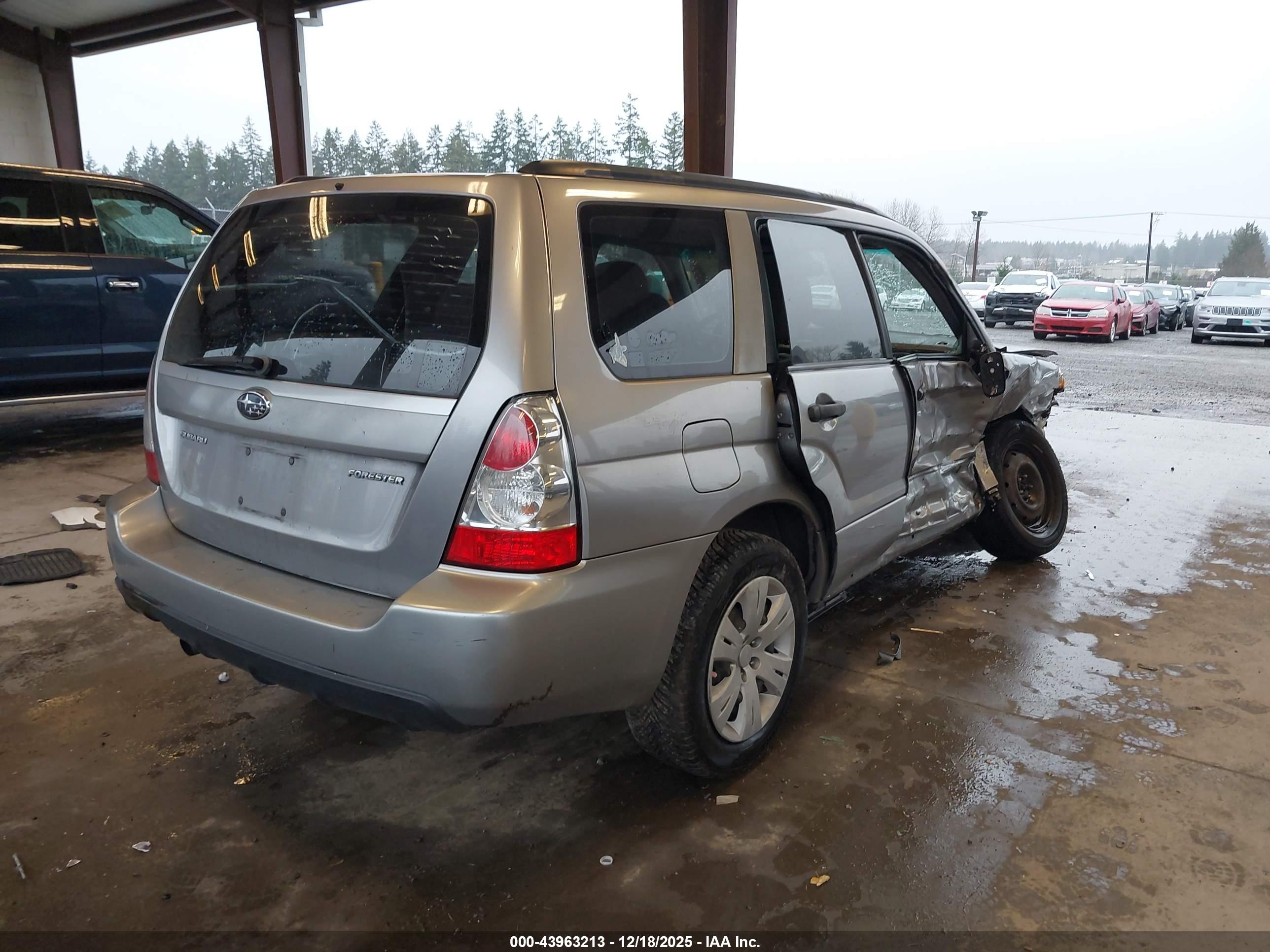 SUBARU FORESTER image 4