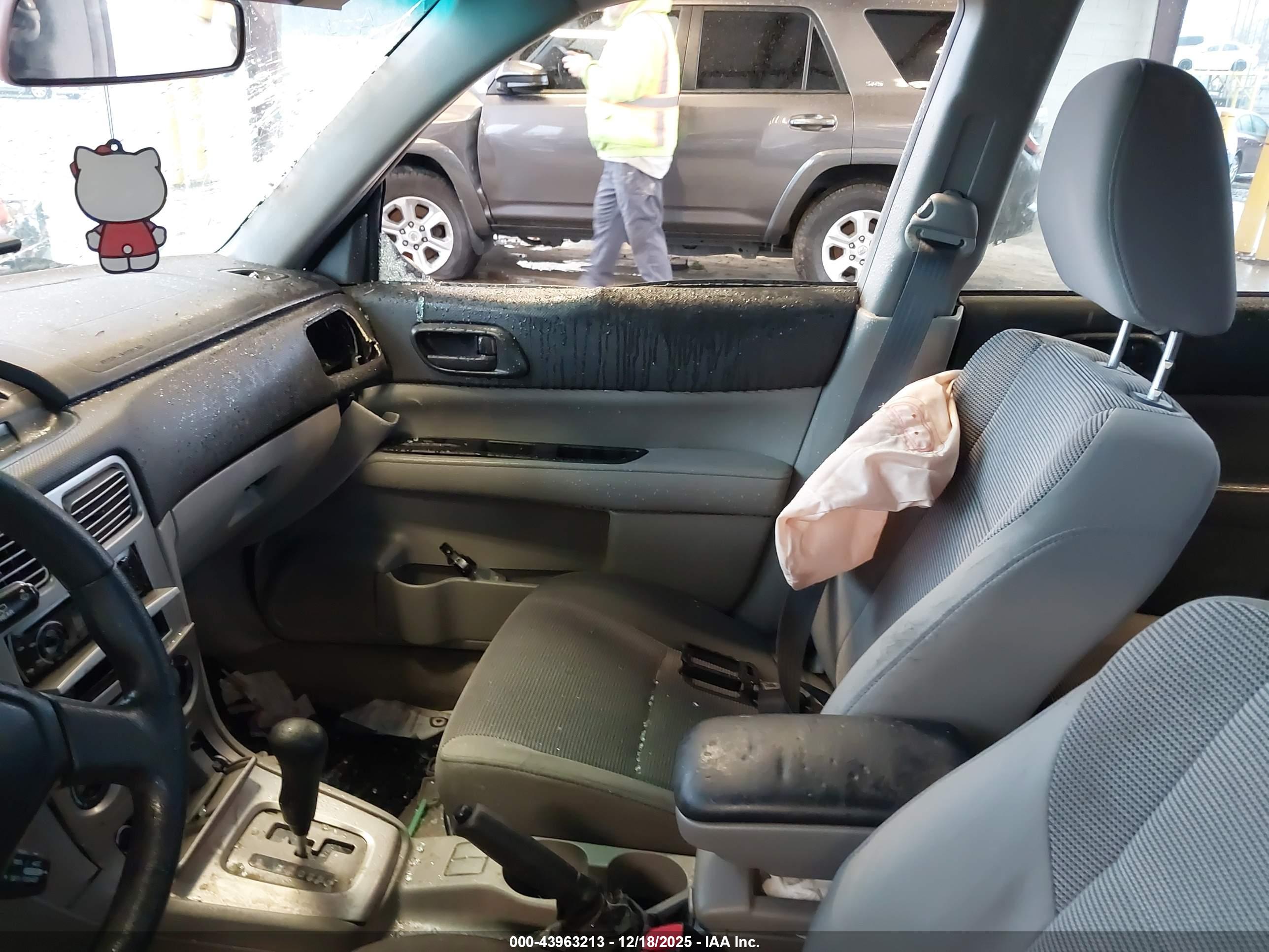 SUBARU FORESTER image 5