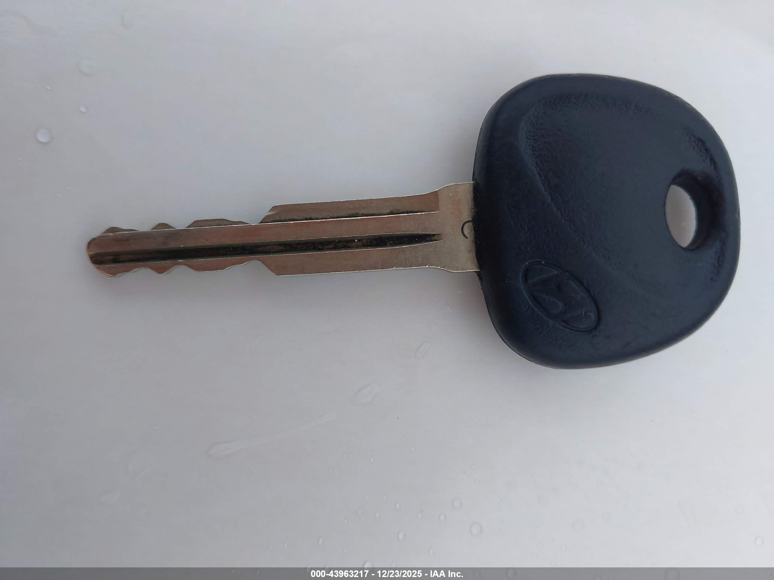 HYUNDAI ELANTRA image 11