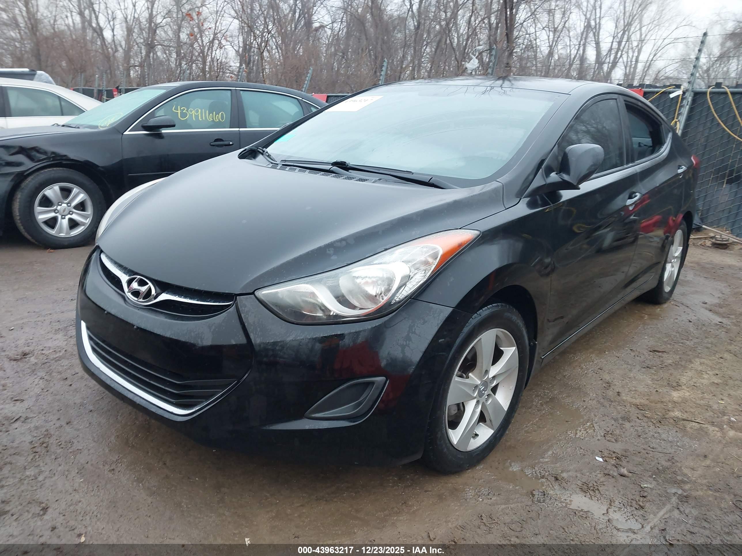 HYUNDAI ELANTRA image 2