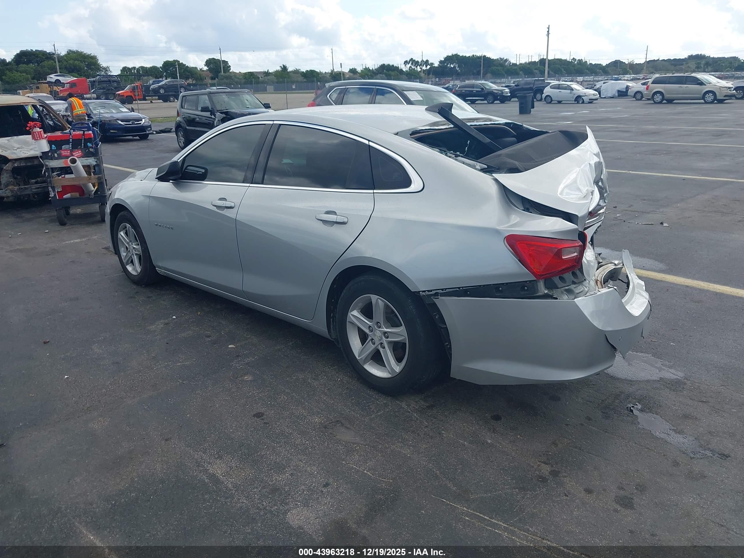 CHEVROLET MALIBU image 3
