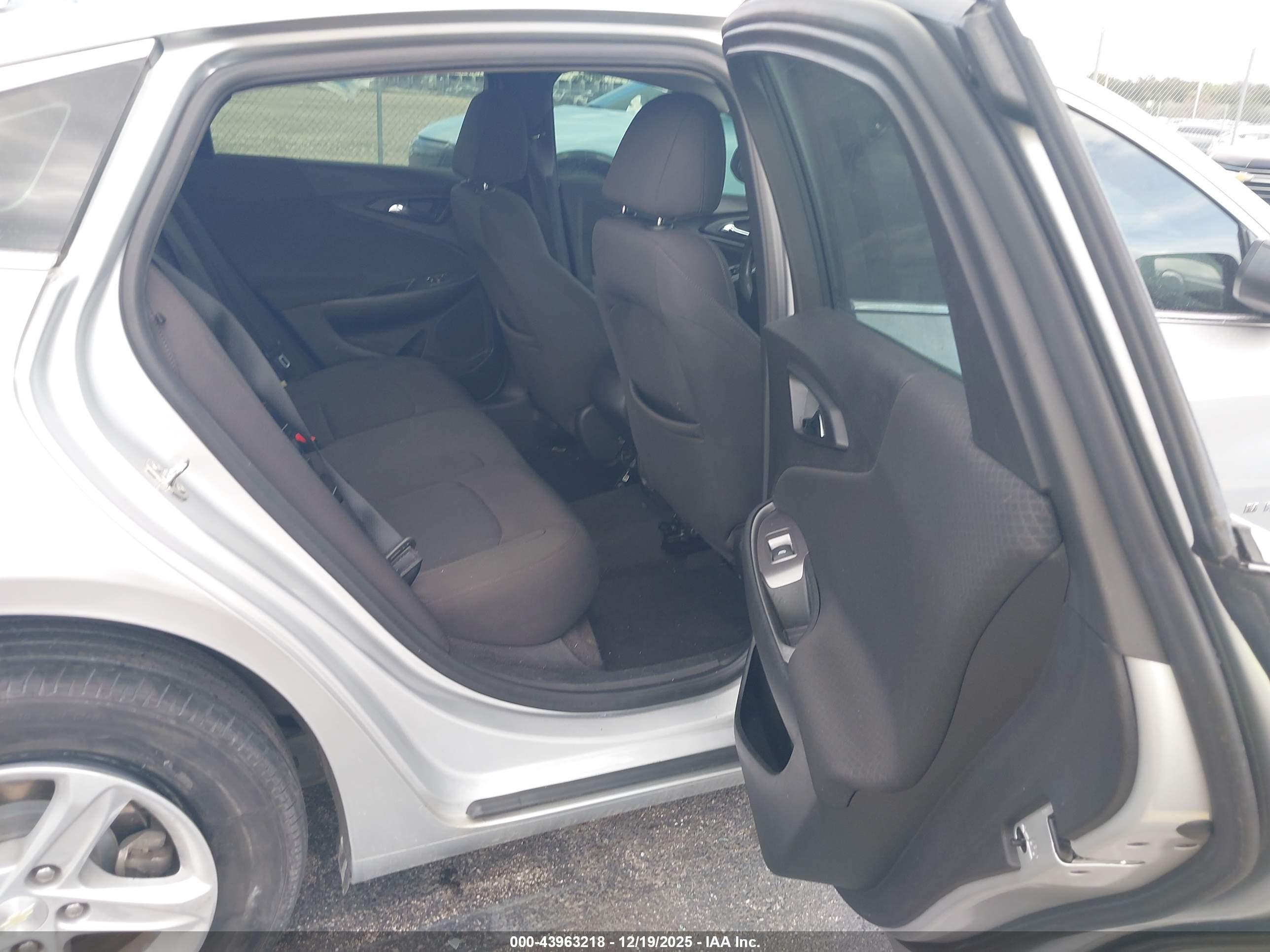CHEVROLET MALIBU image 8