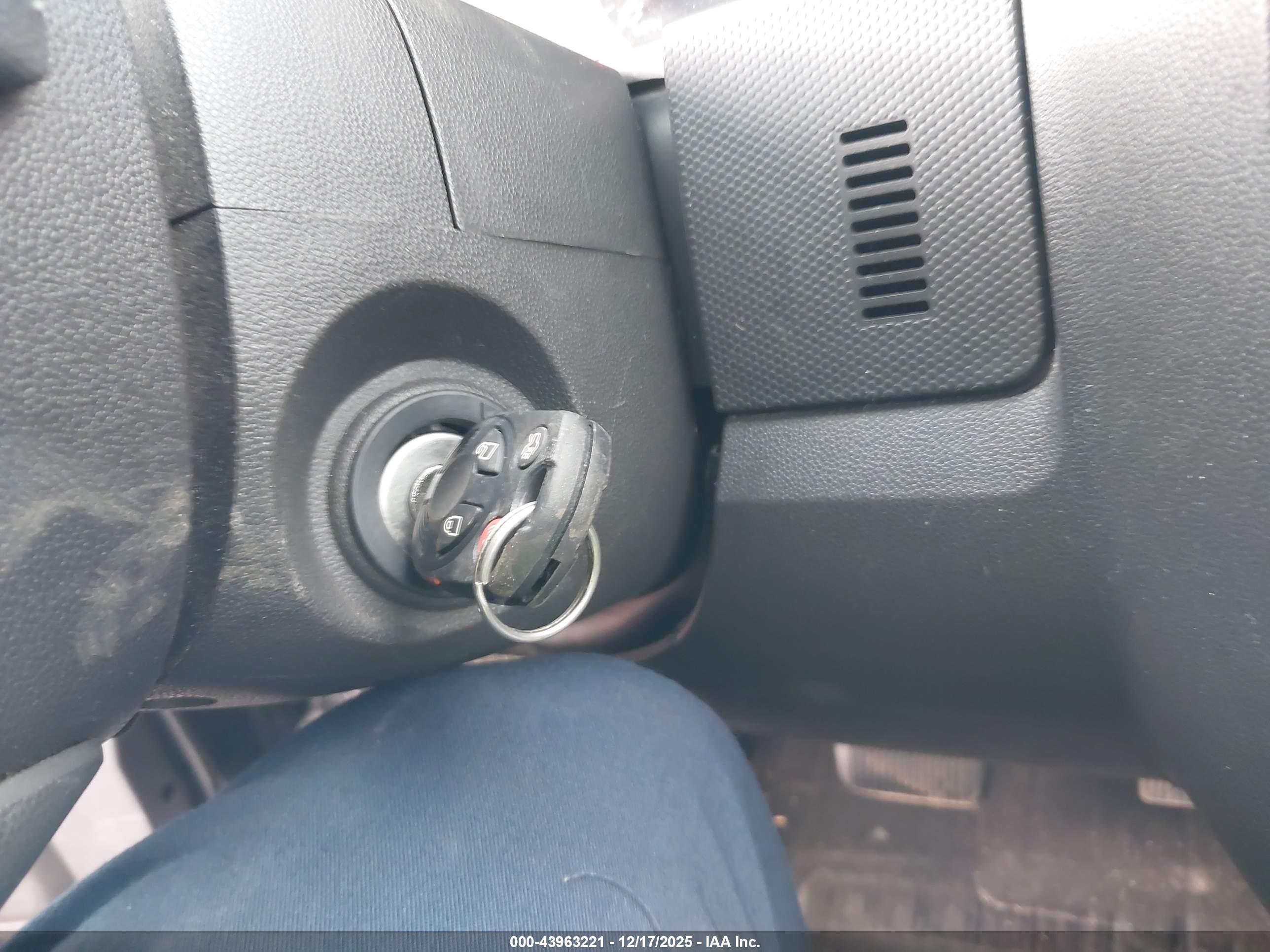 FORD ESCAPE image 11