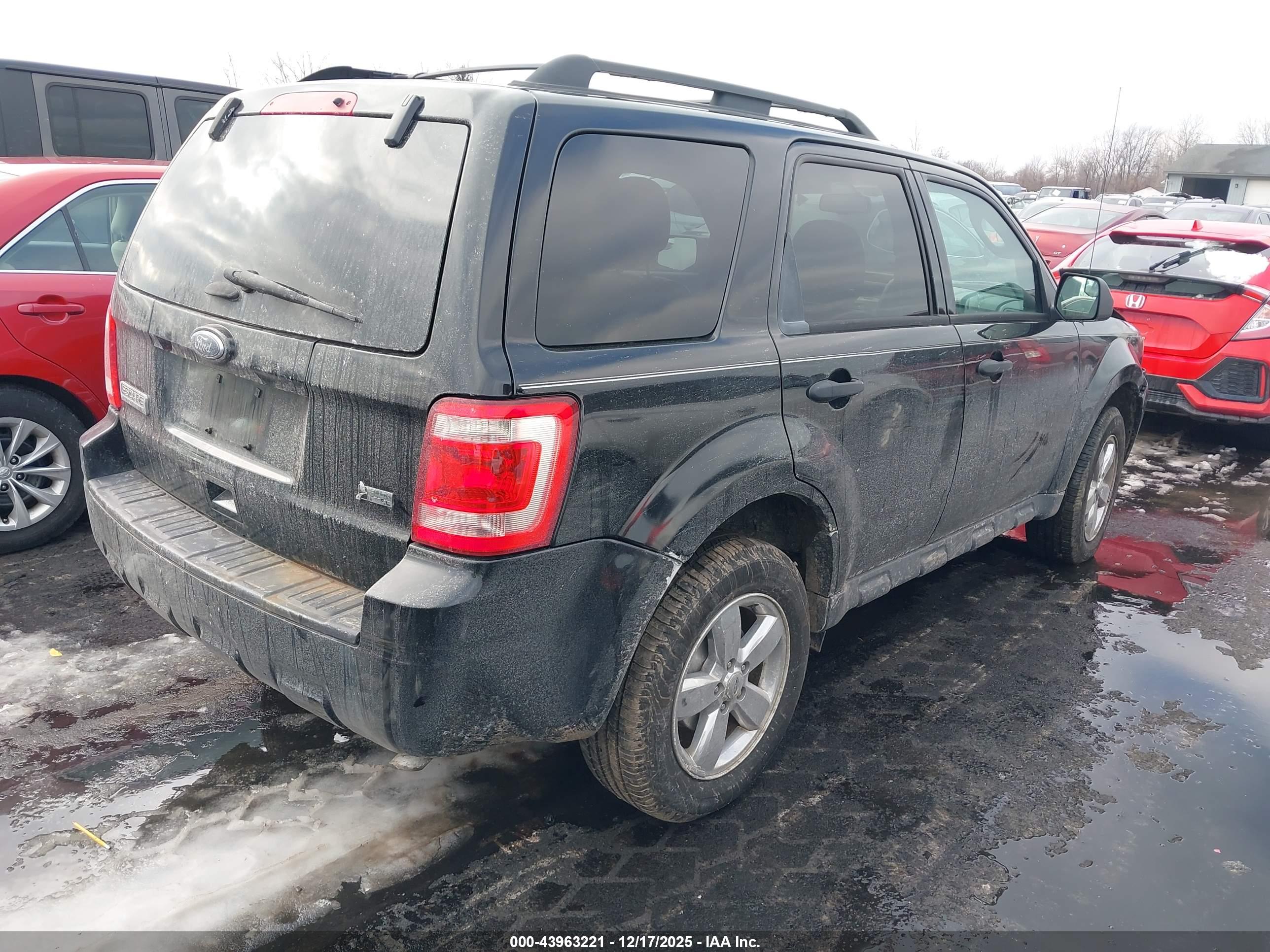 FORD ESCAPE image 4