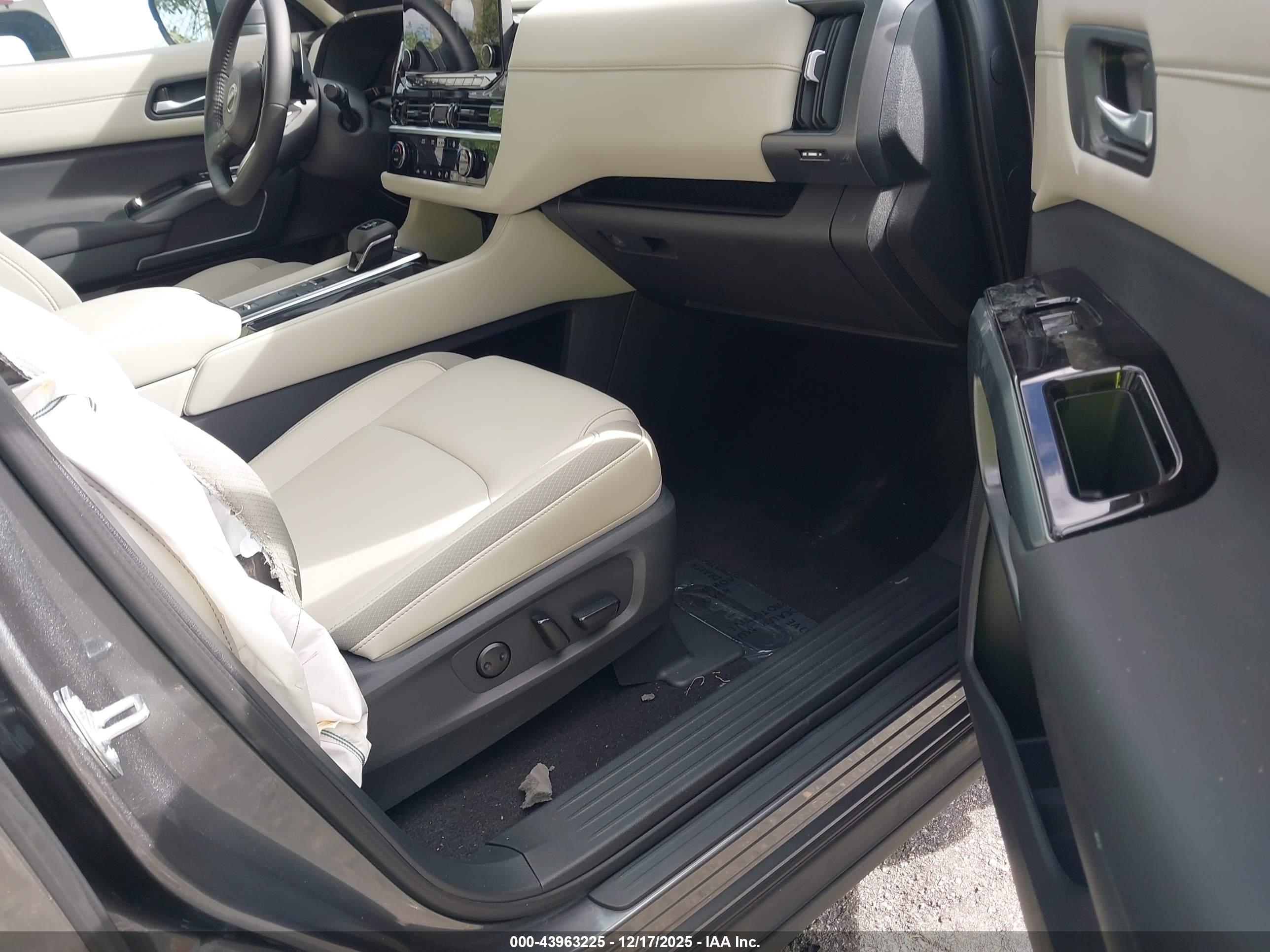 NISSAN PATHFINDER image 5