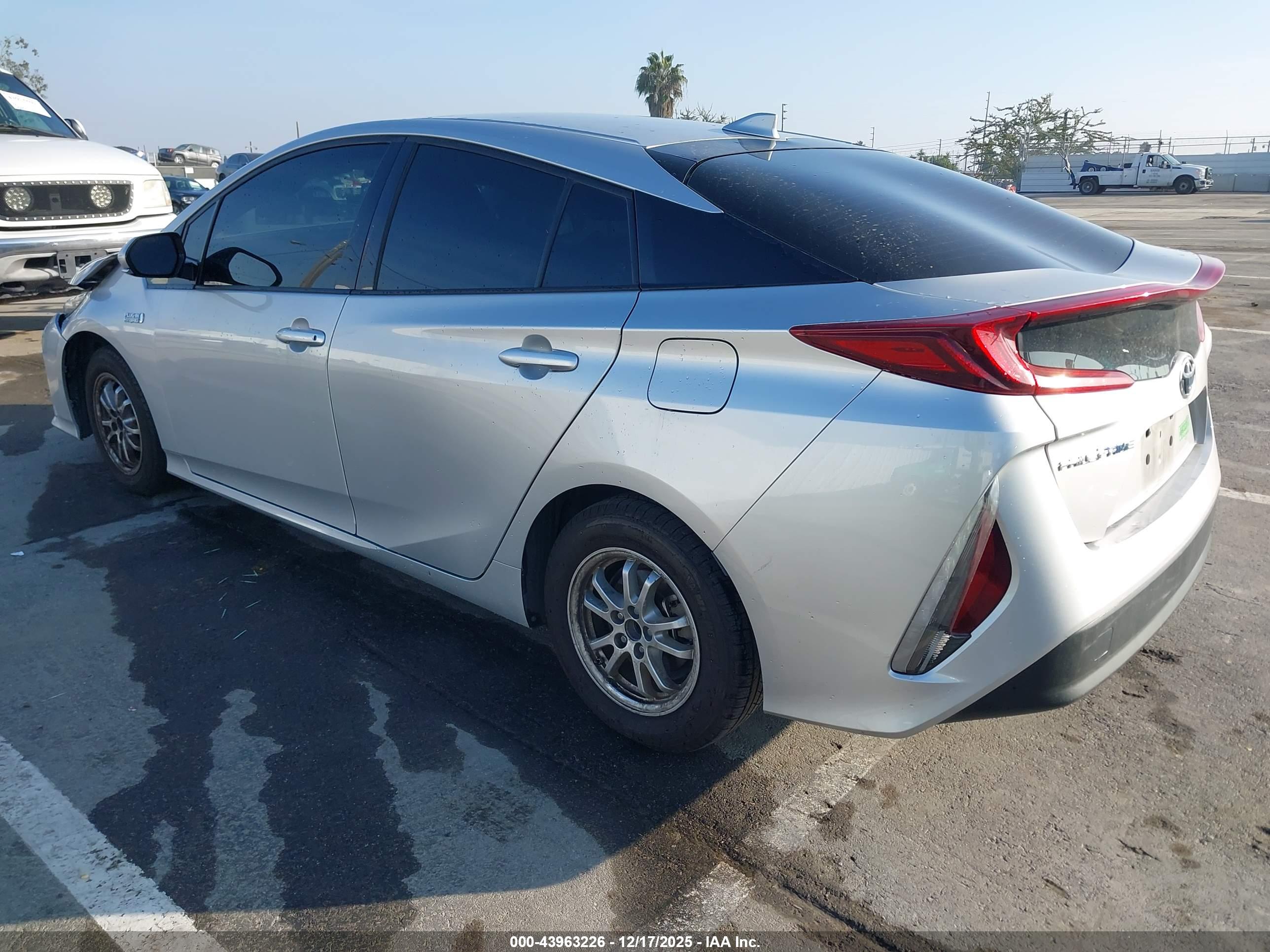 TOYOTA PRIUS image 3