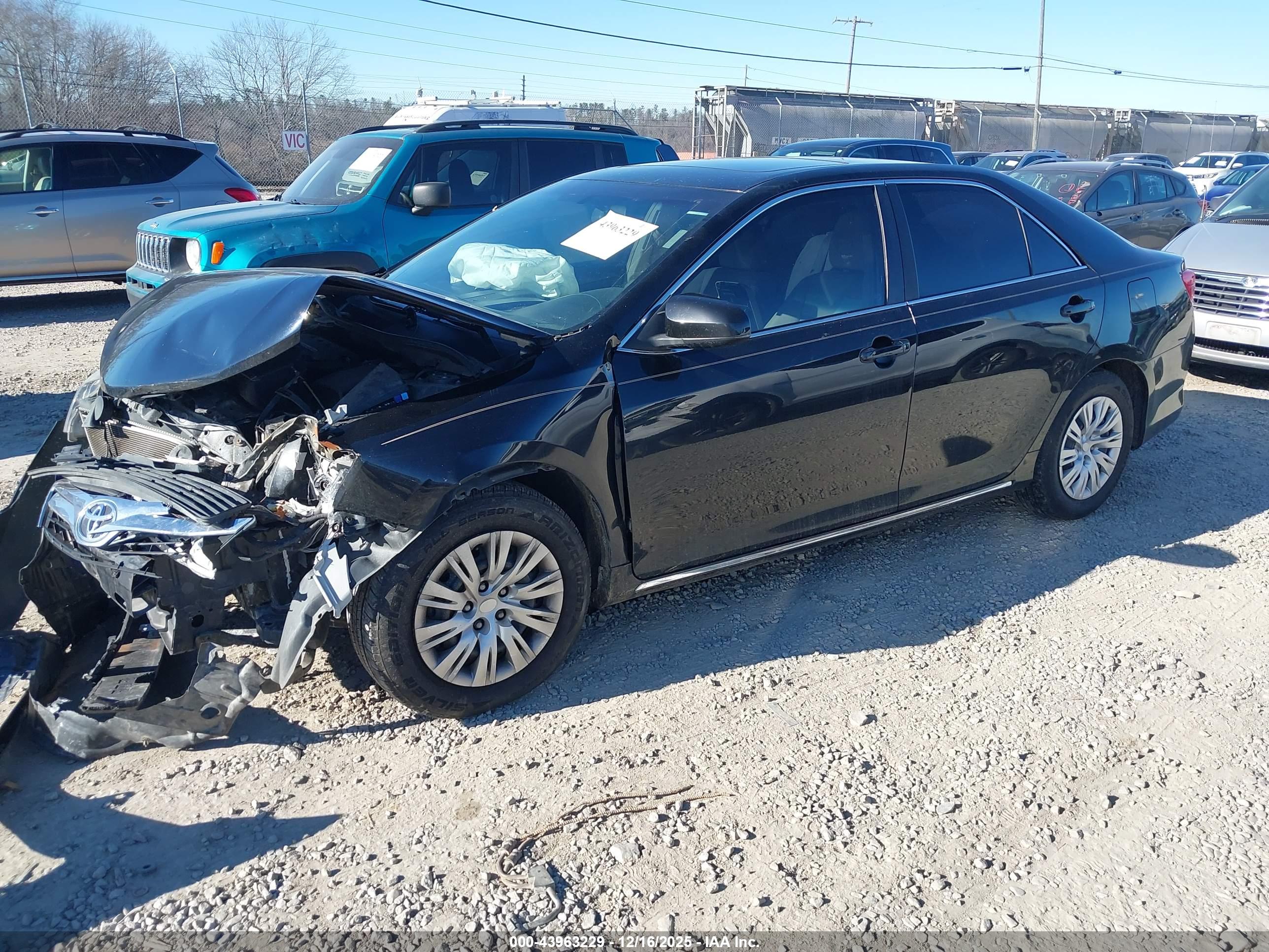 TOYOTA CAMRY image 2