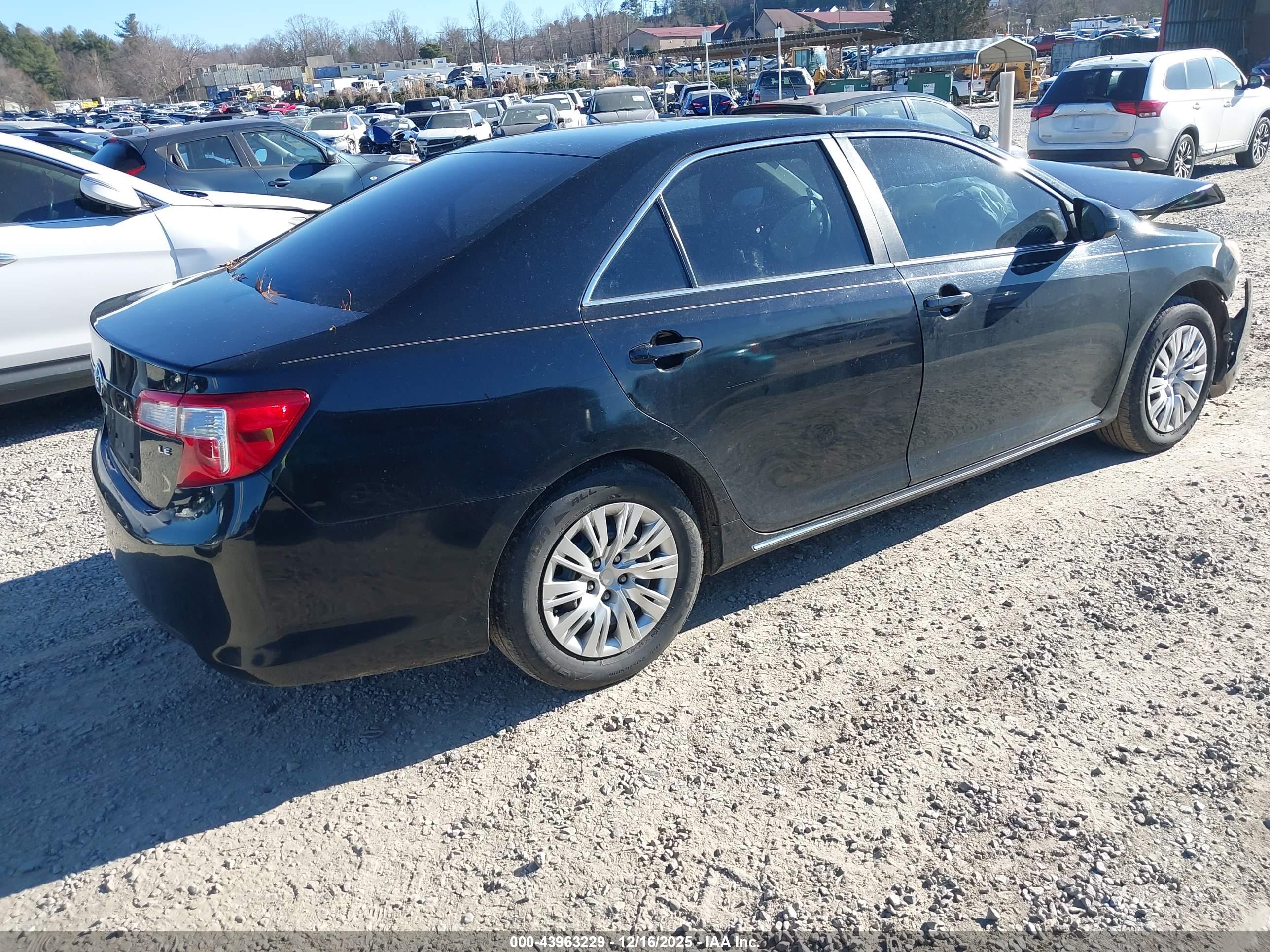TOYOTA CAMRY image 4