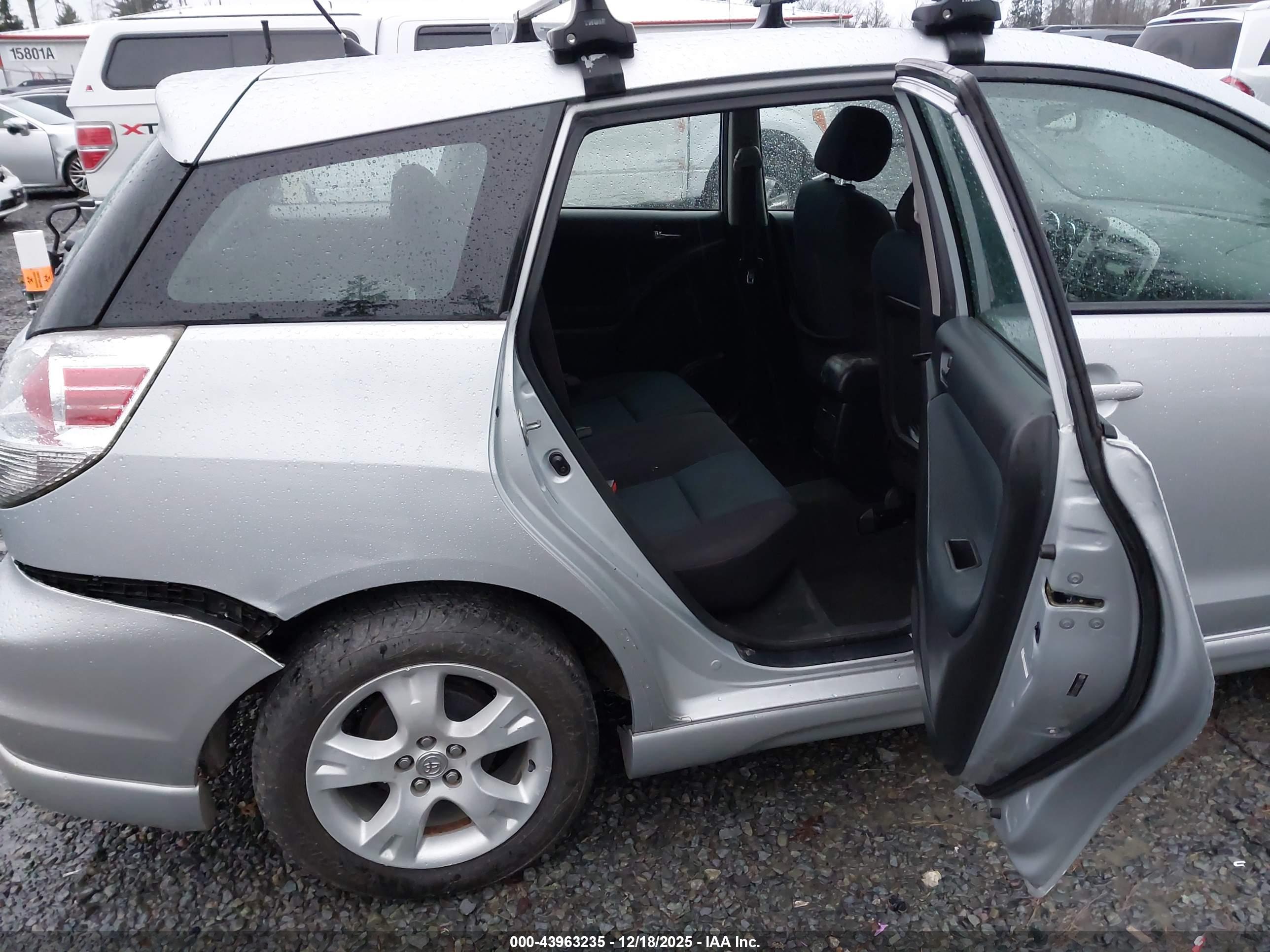 TOYOTA MATRIX image 8