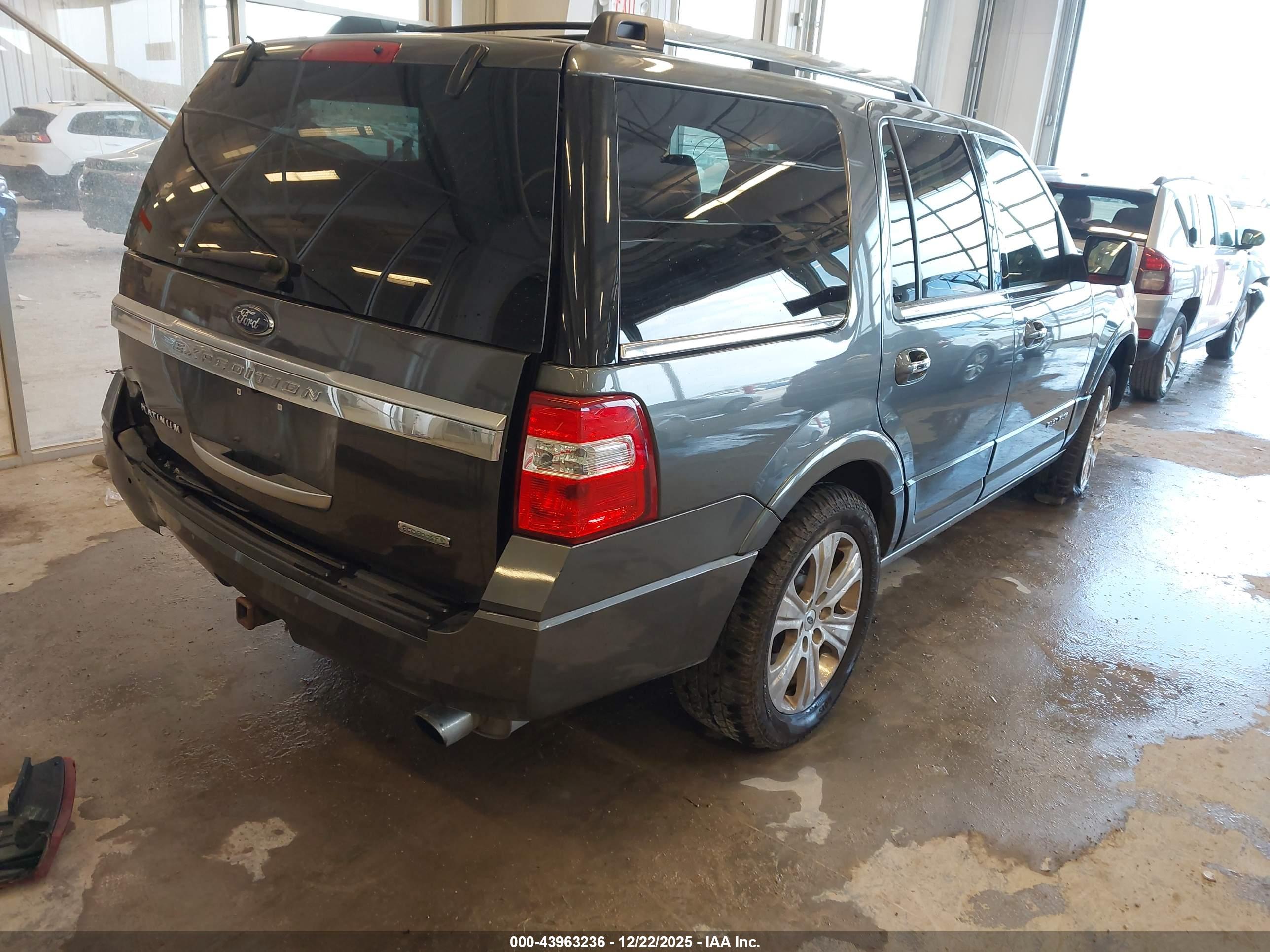 FORD EXPEDITION image 4