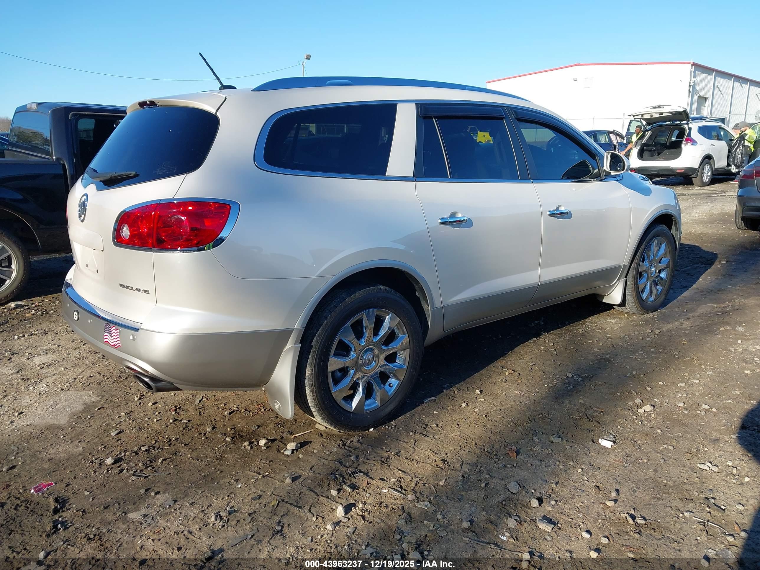 BUICK ENCLAVE image 4