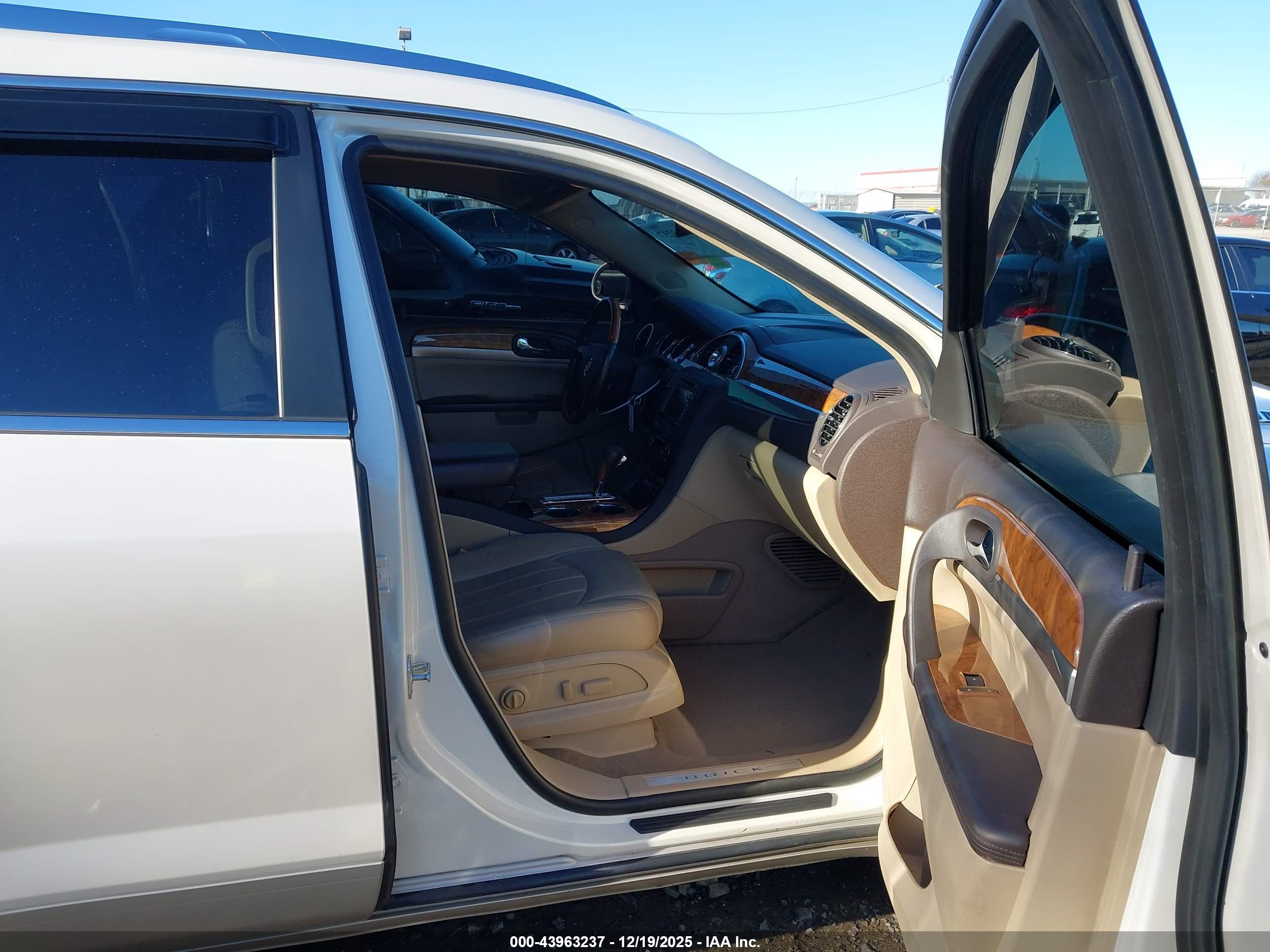 BUICK ENCLAVE image 5