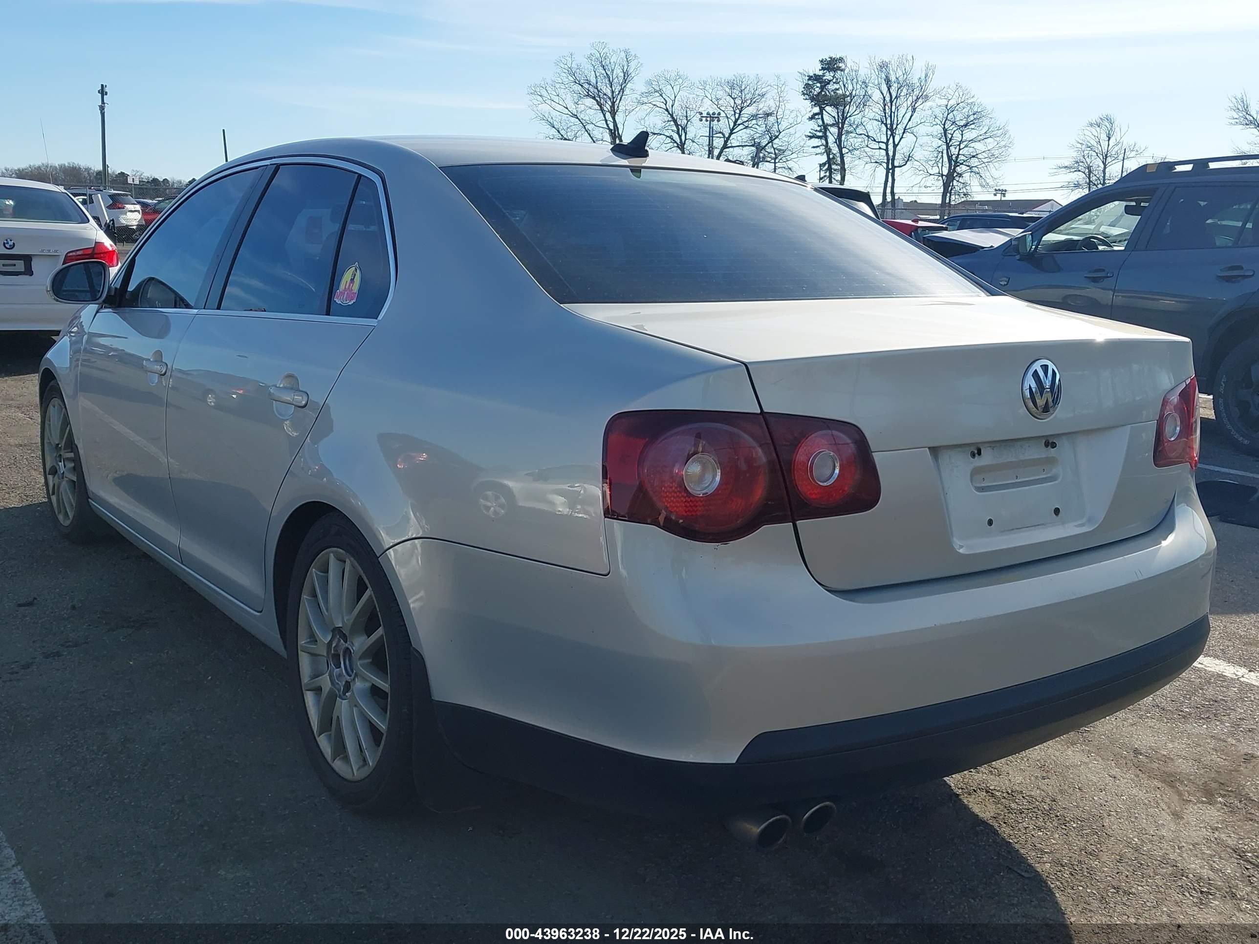 VOLKSWAGEN JETTA image 3