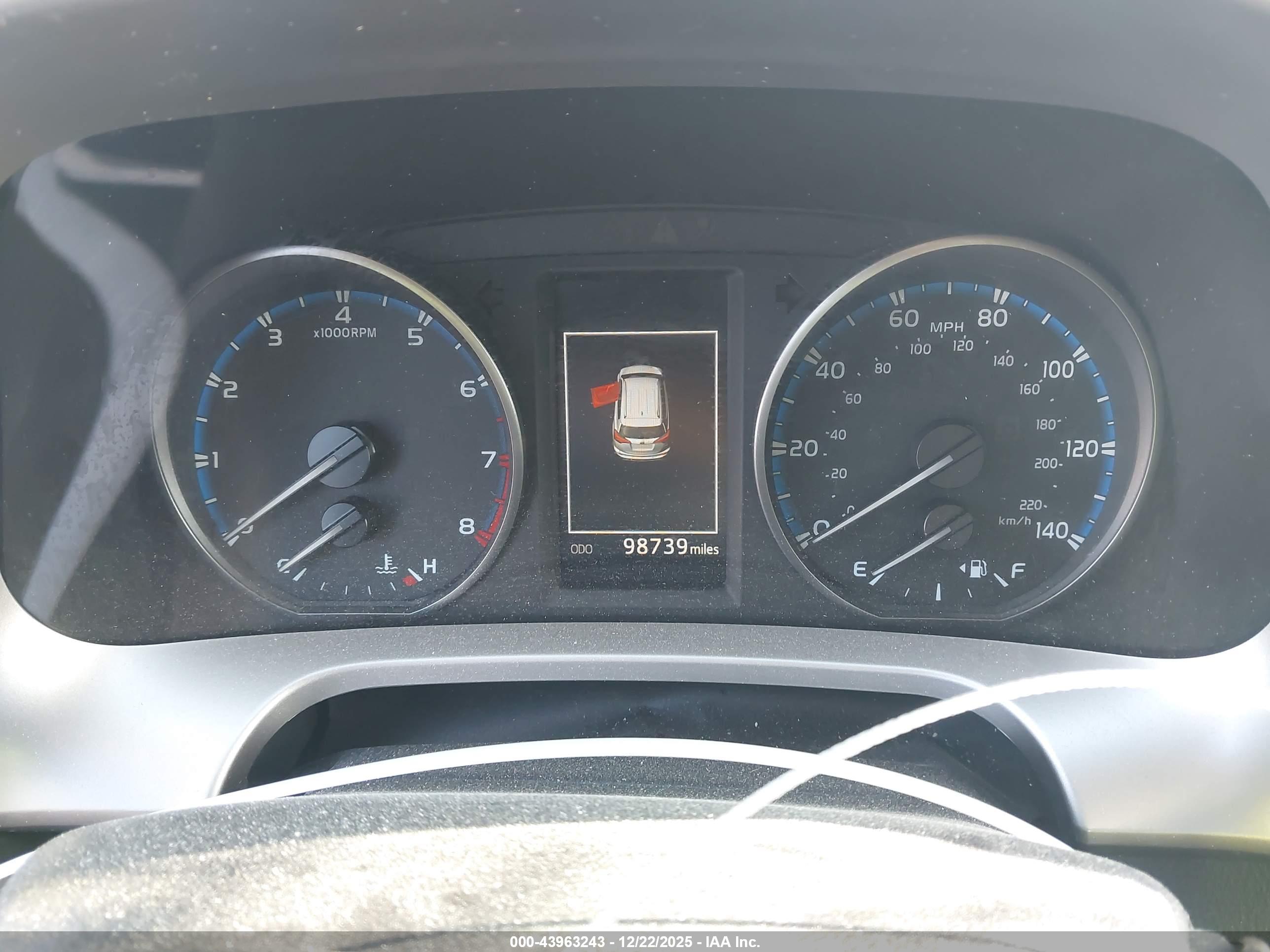 TOYOTA RAV4 image 7