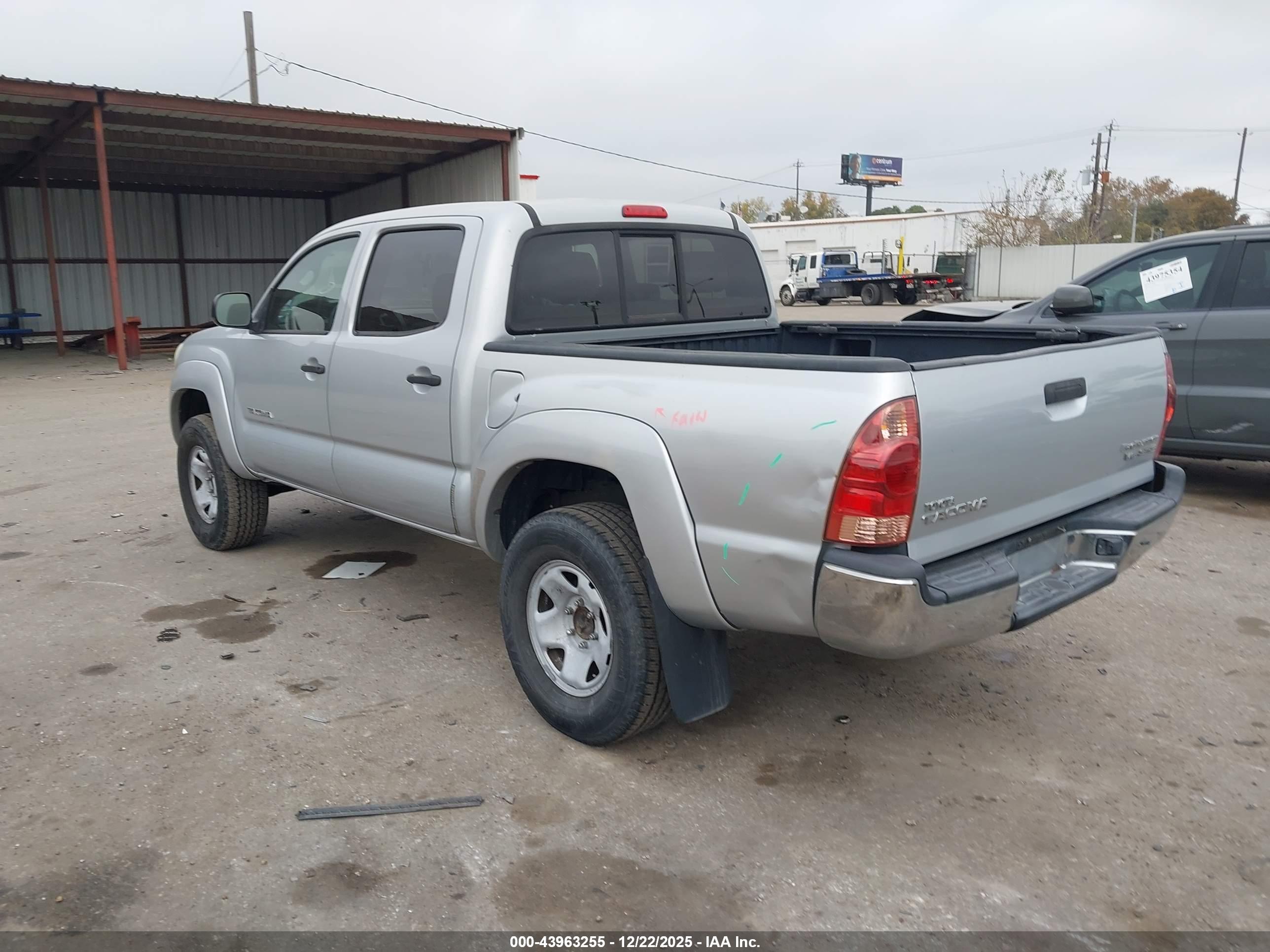 TOYOTA TACOMA image 3