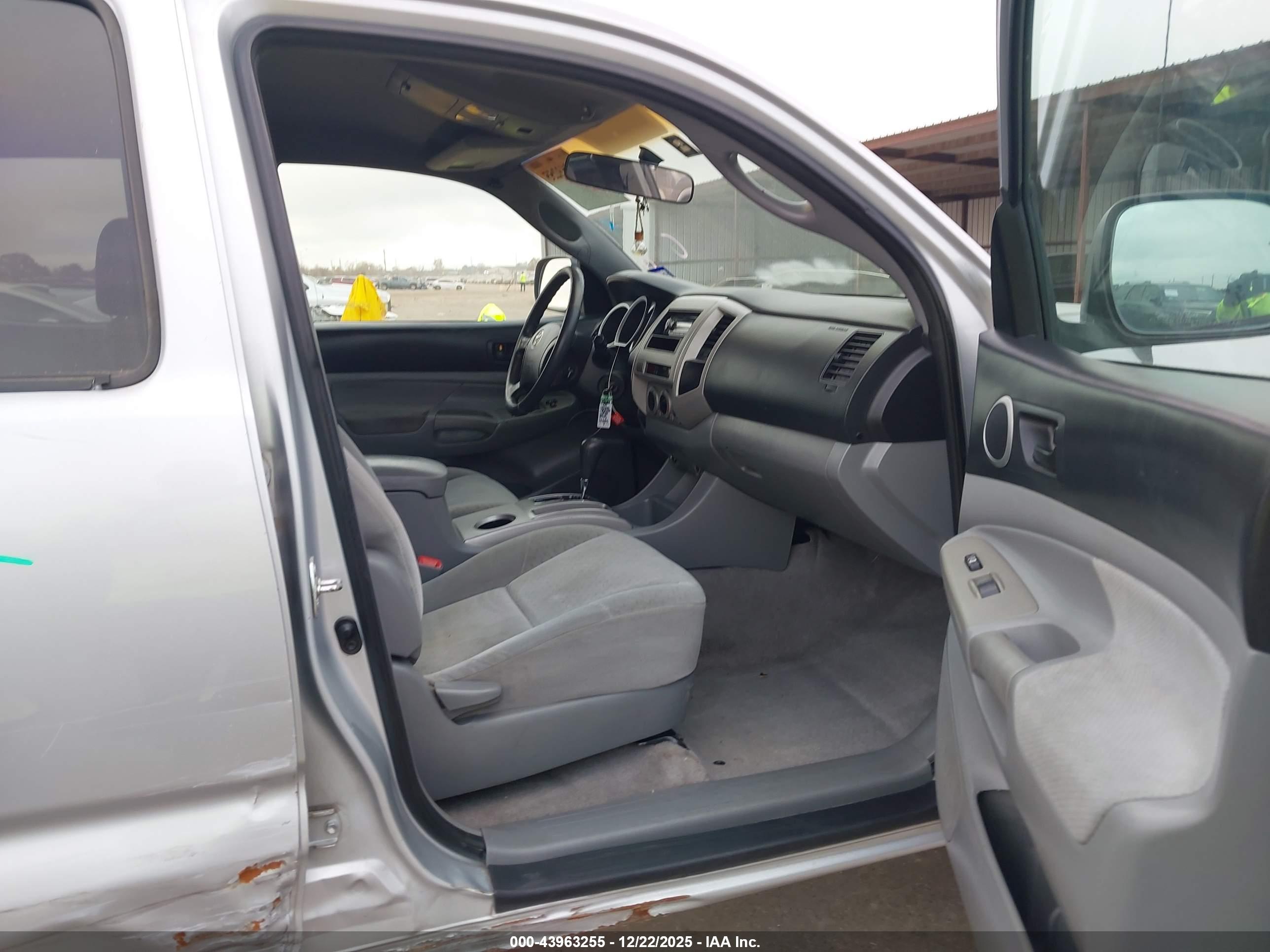 TOYOTA TACOMA image 5