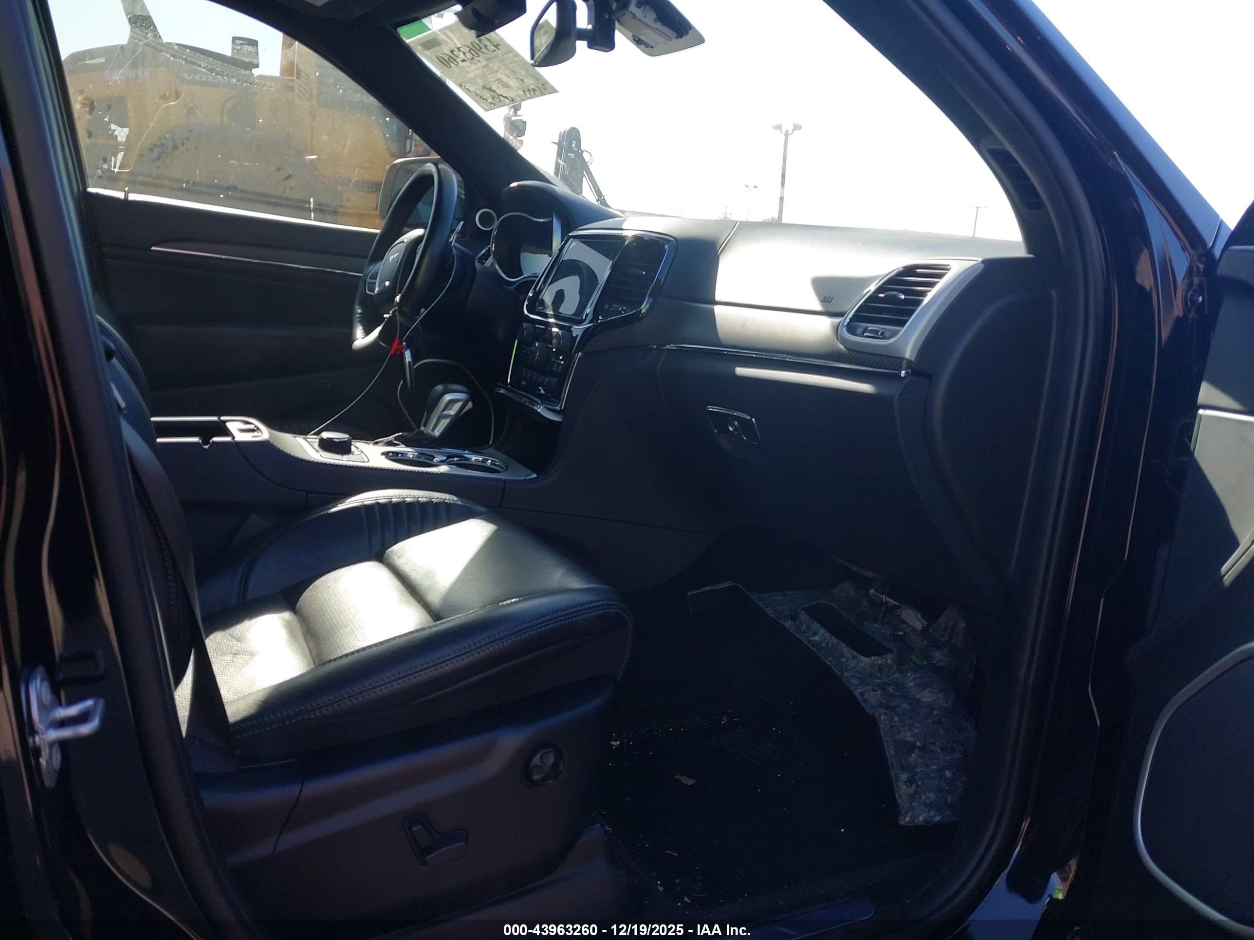 JEEP GRAND image 5