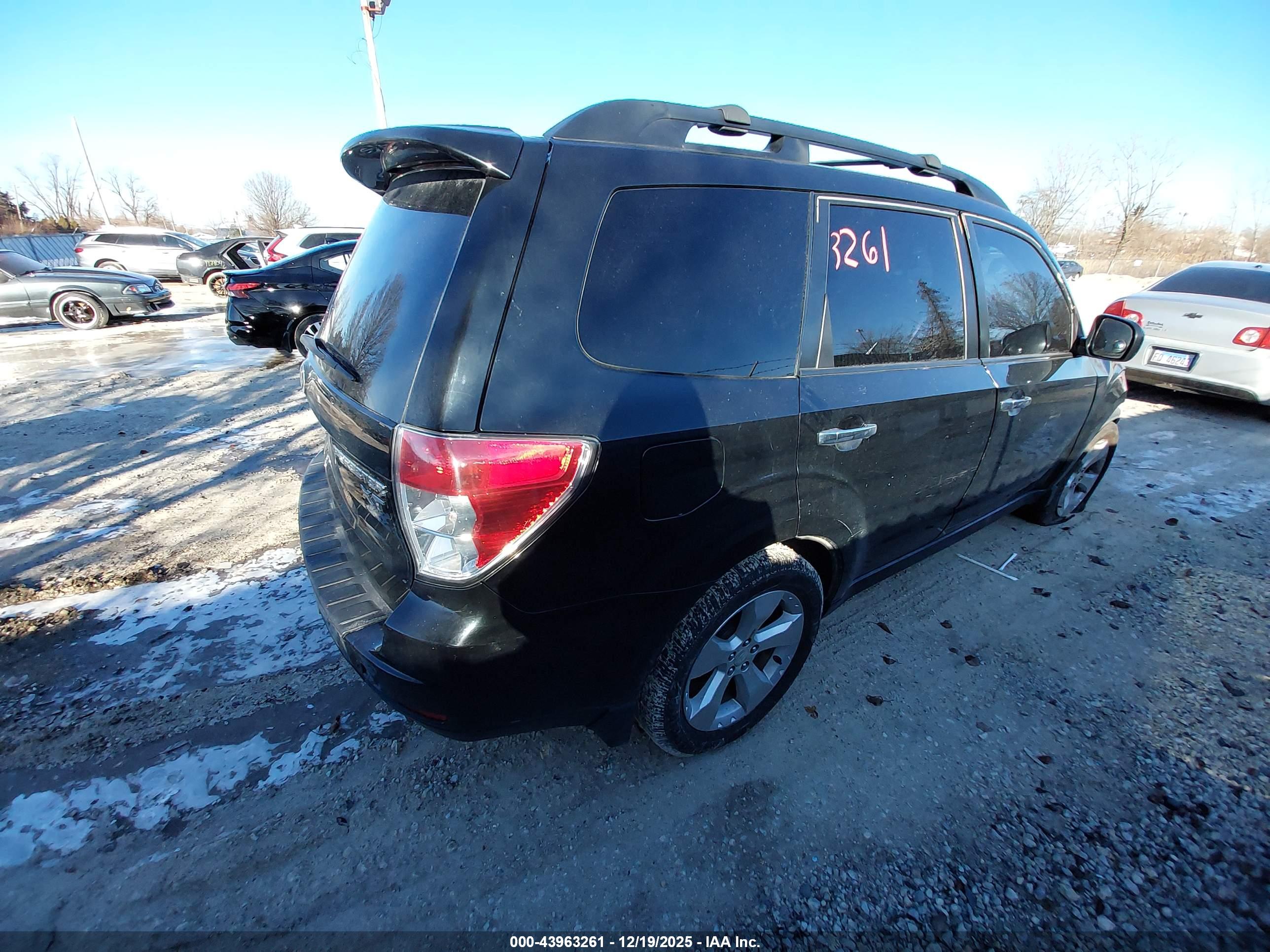 SUBARU FORESTER image 4