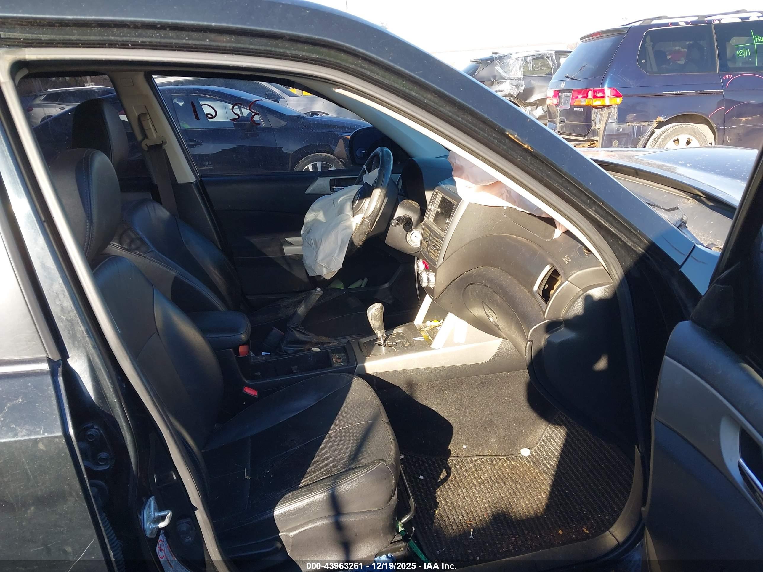 SUBARU FORESTER image 5