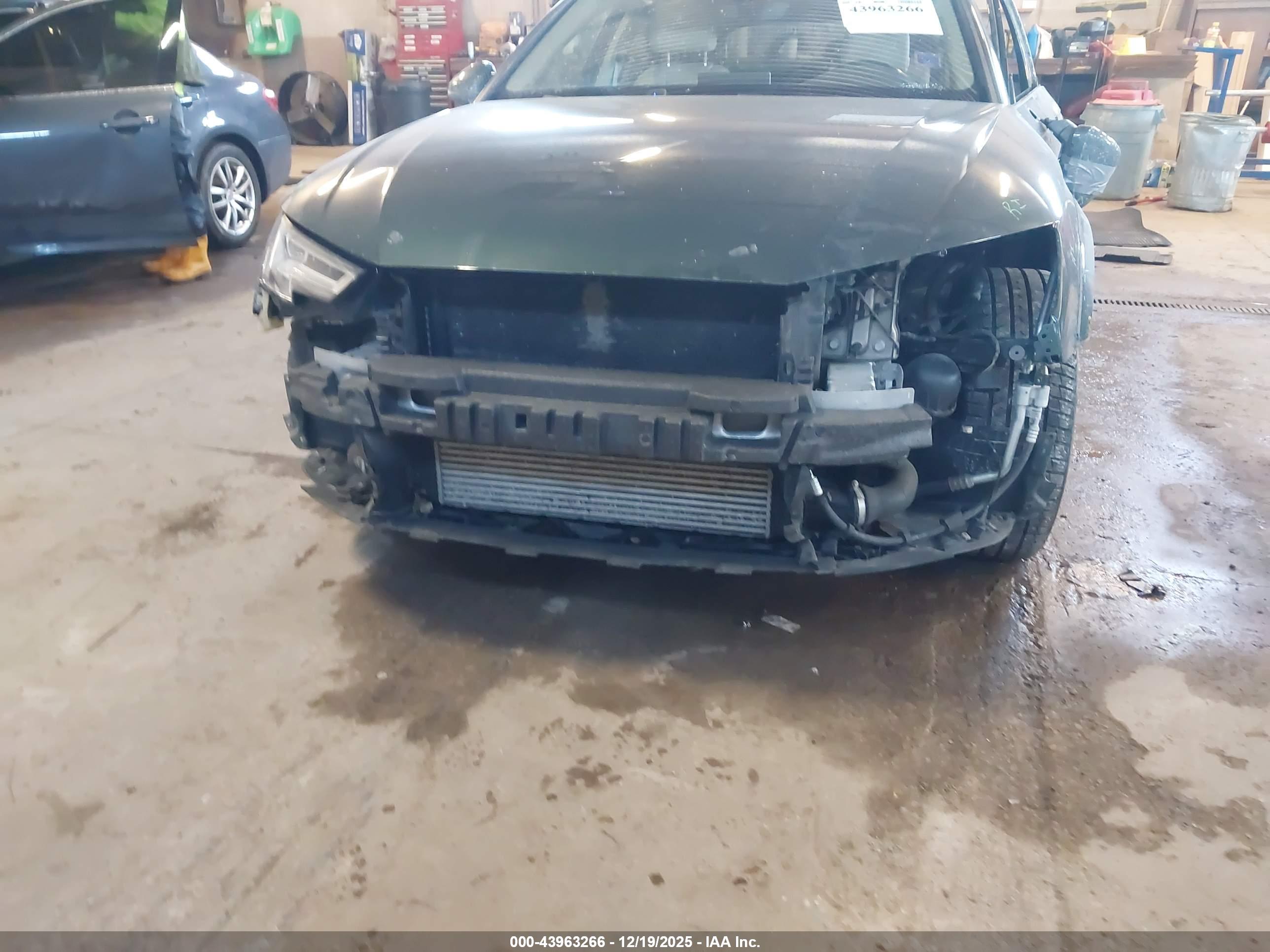 AUDI A4 image 6