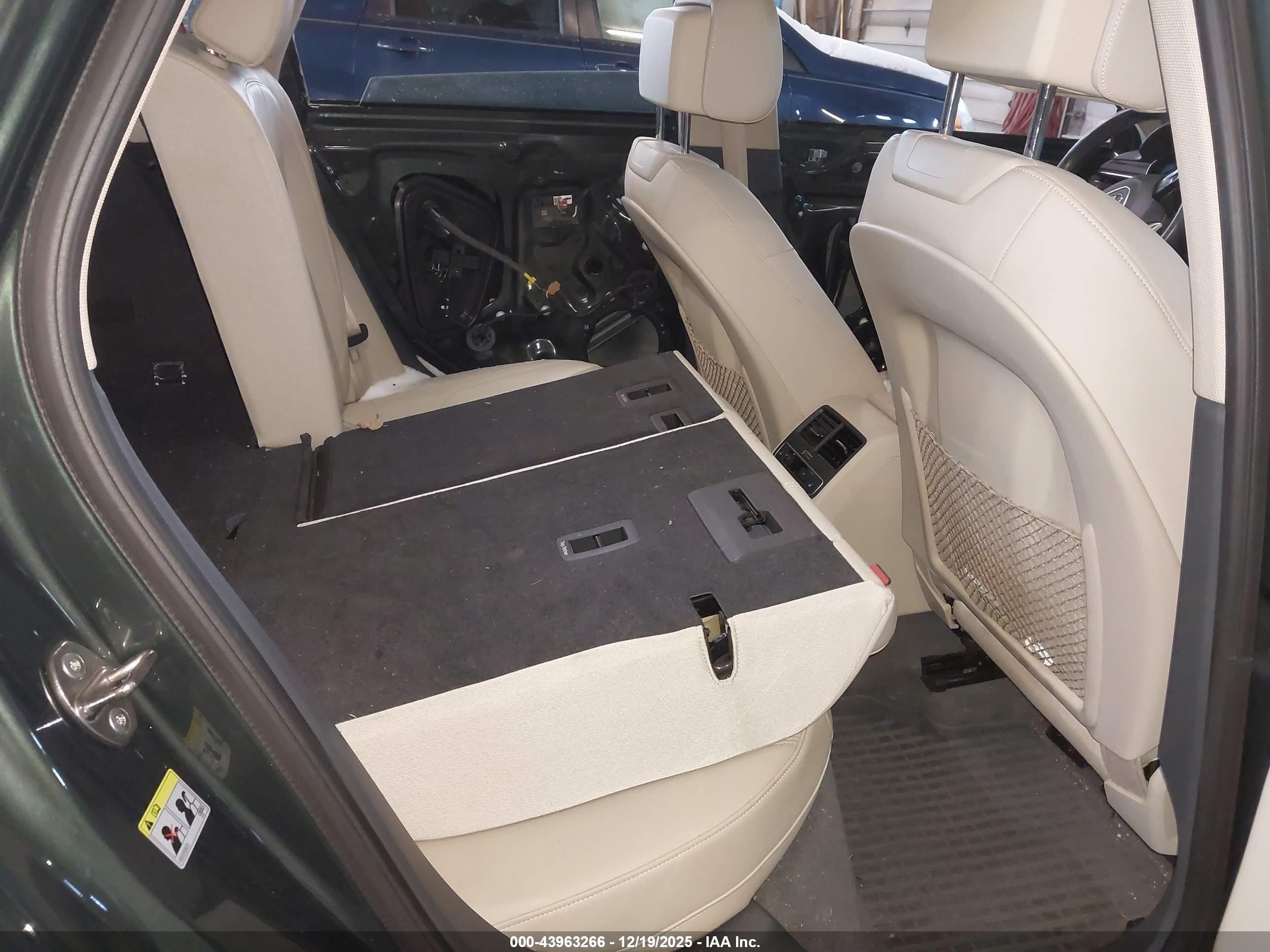 AUDI A4 image 8