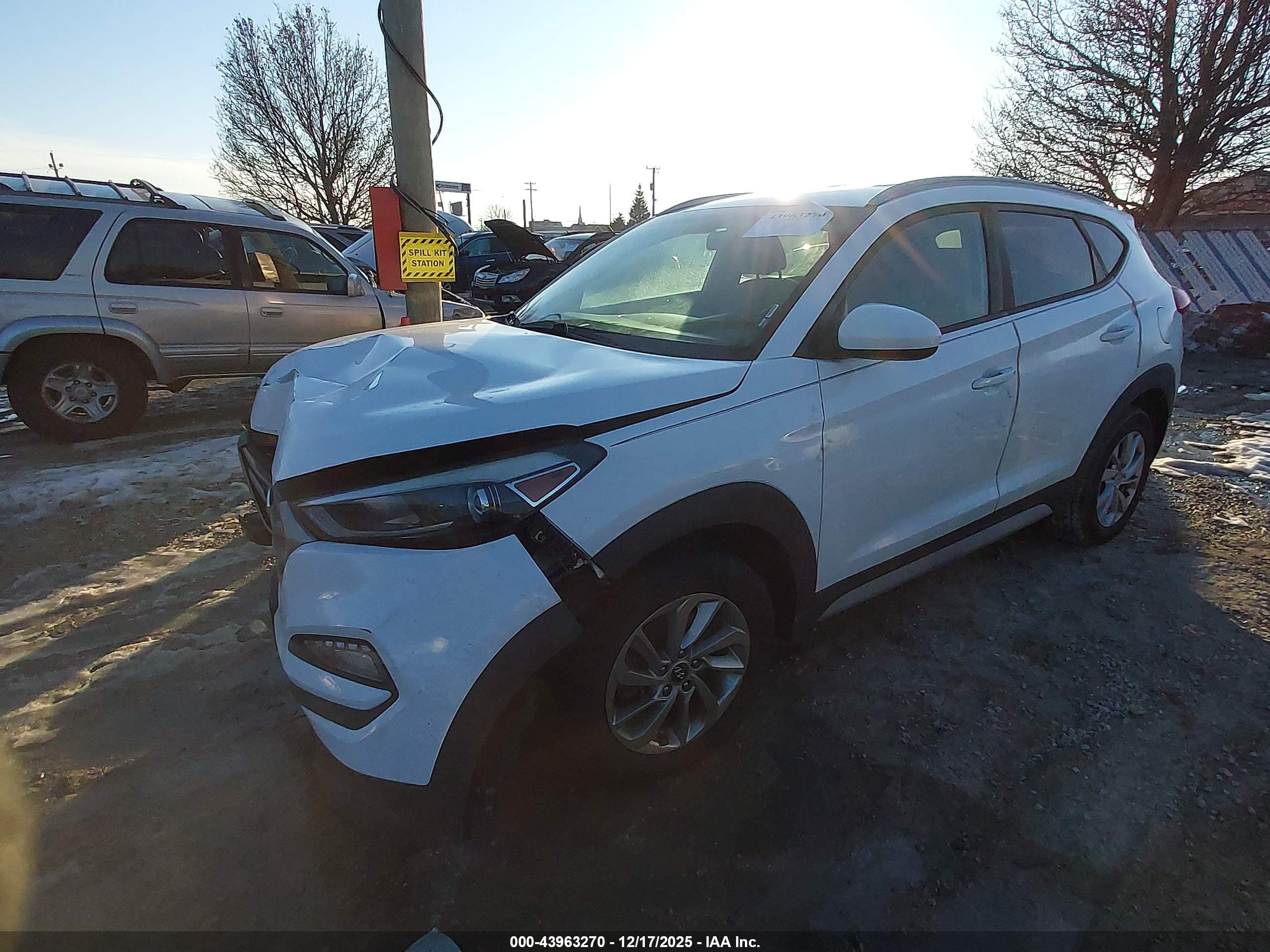 HYUNDAI TUCSON image 2