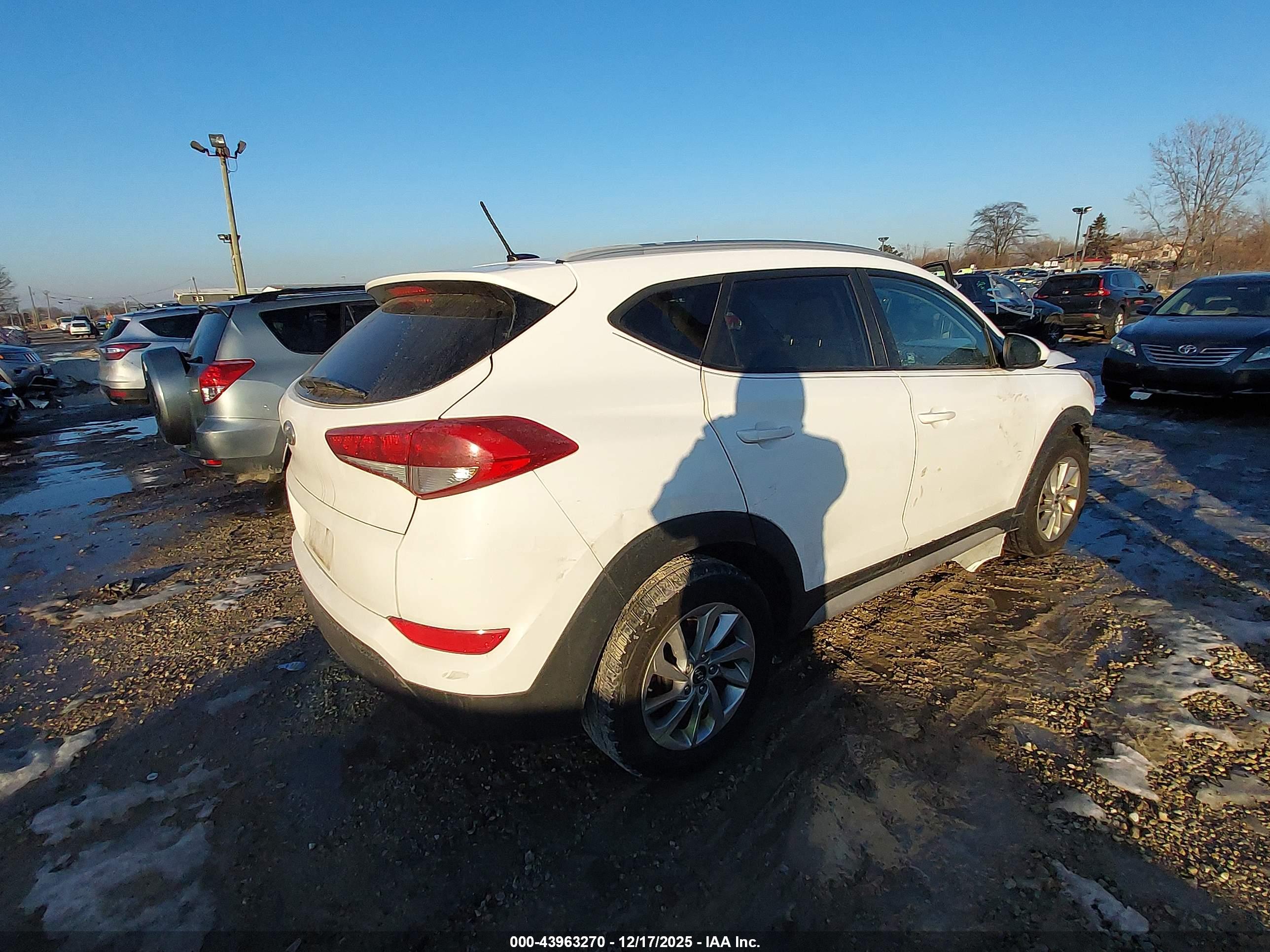 HYUNDAI TUCSON image 4