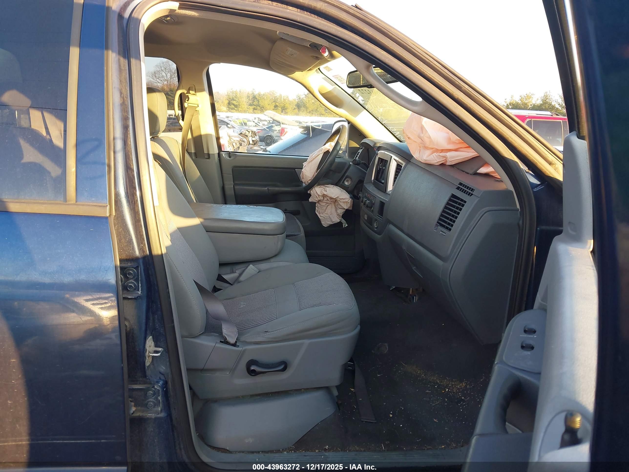 DODGE RAM image 5