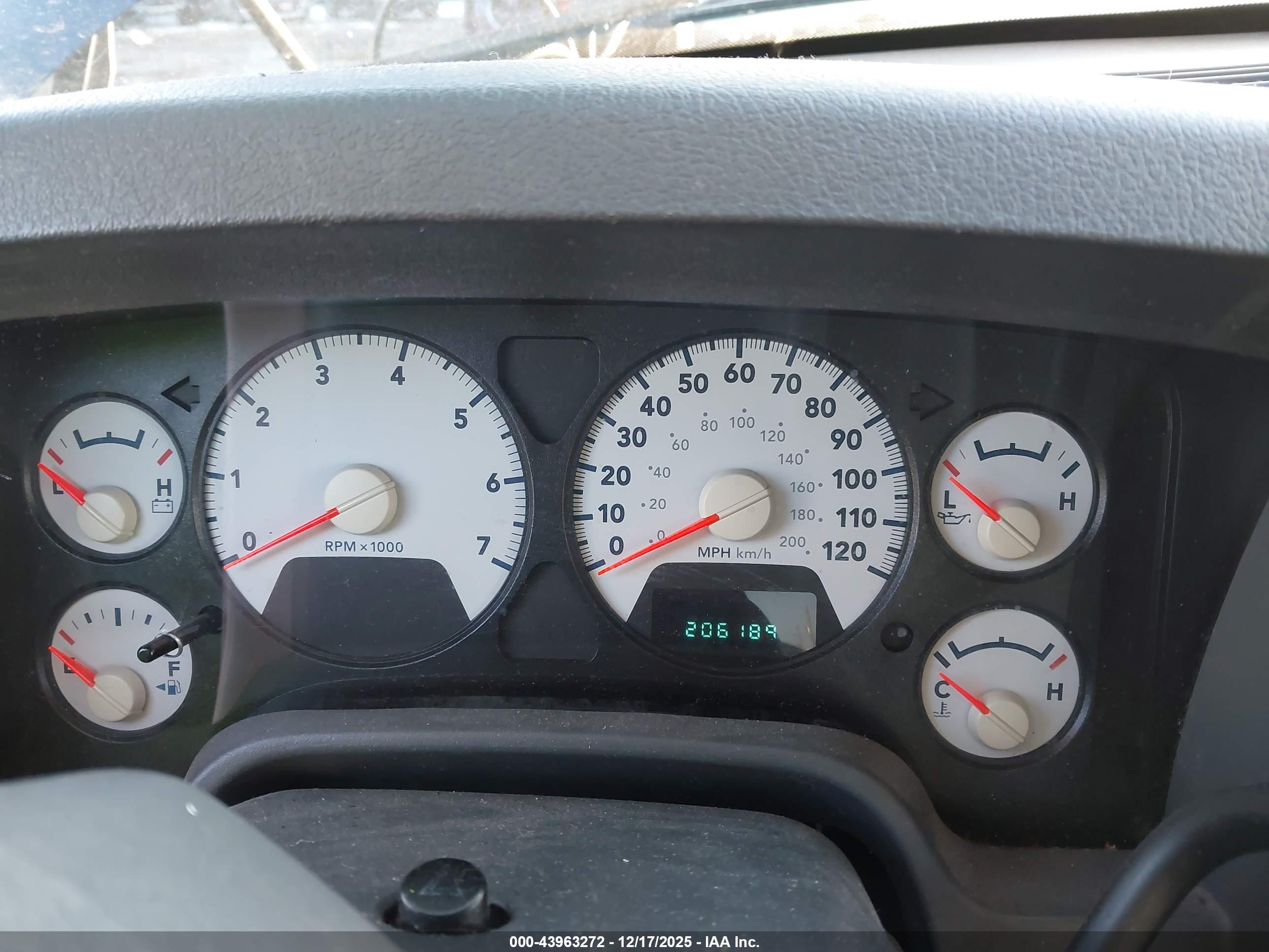 DODGE RAM image 7