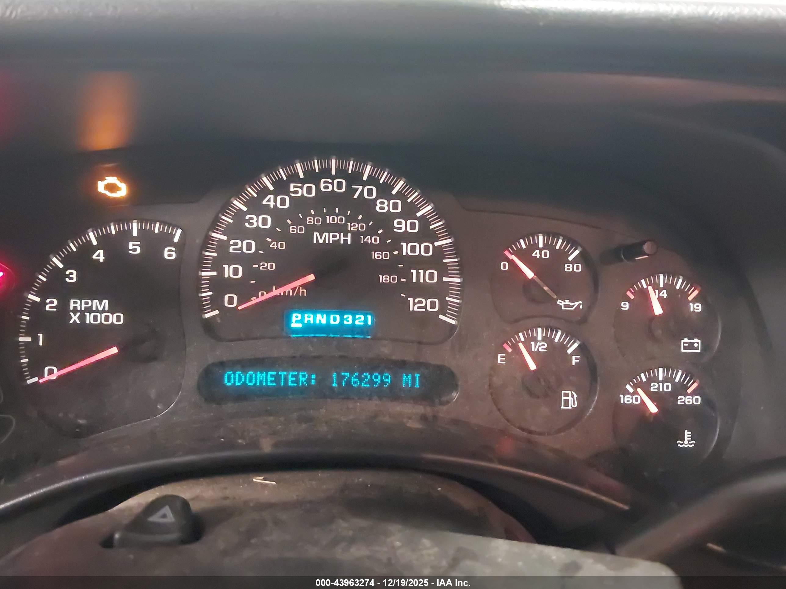 CHEVROLET SILVERADO image 7