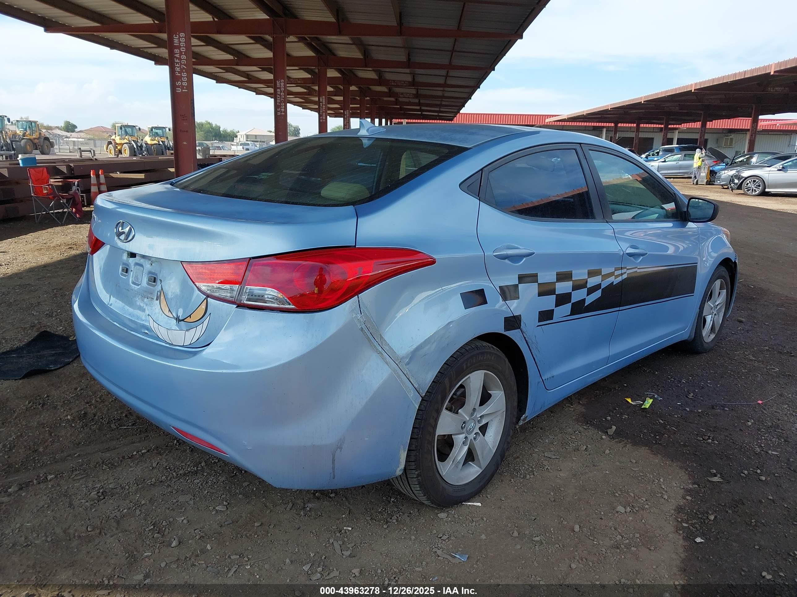 HYUNDAI ELANTRA image 4