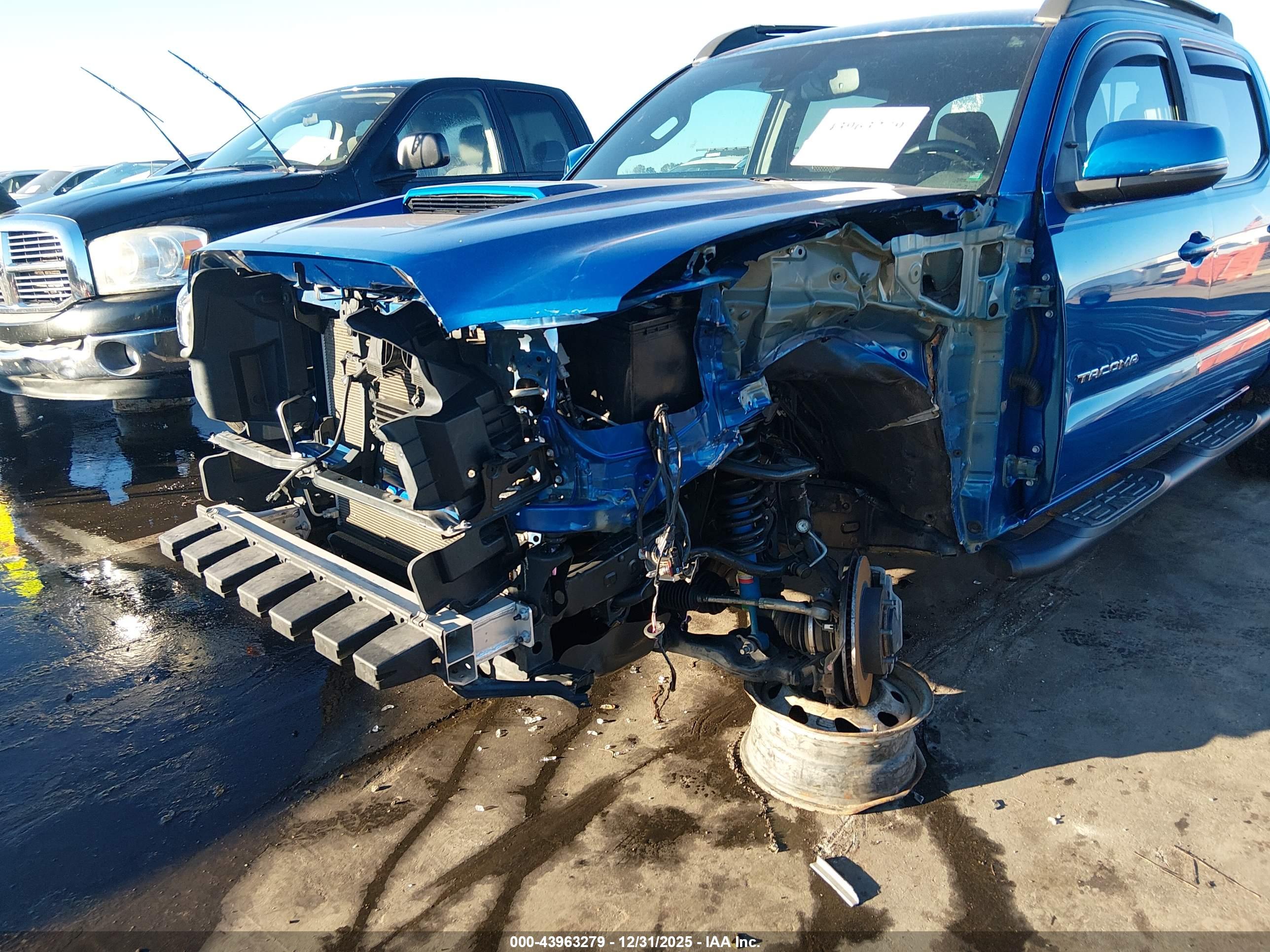 TOYOTA TACOMA image 6