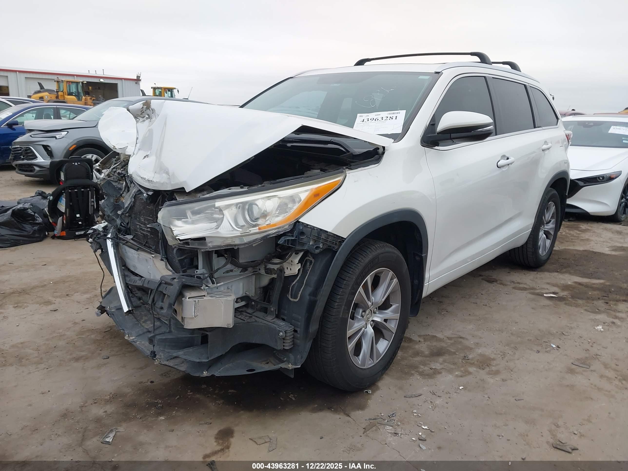 TOYOTA HIGHLANDER image 2