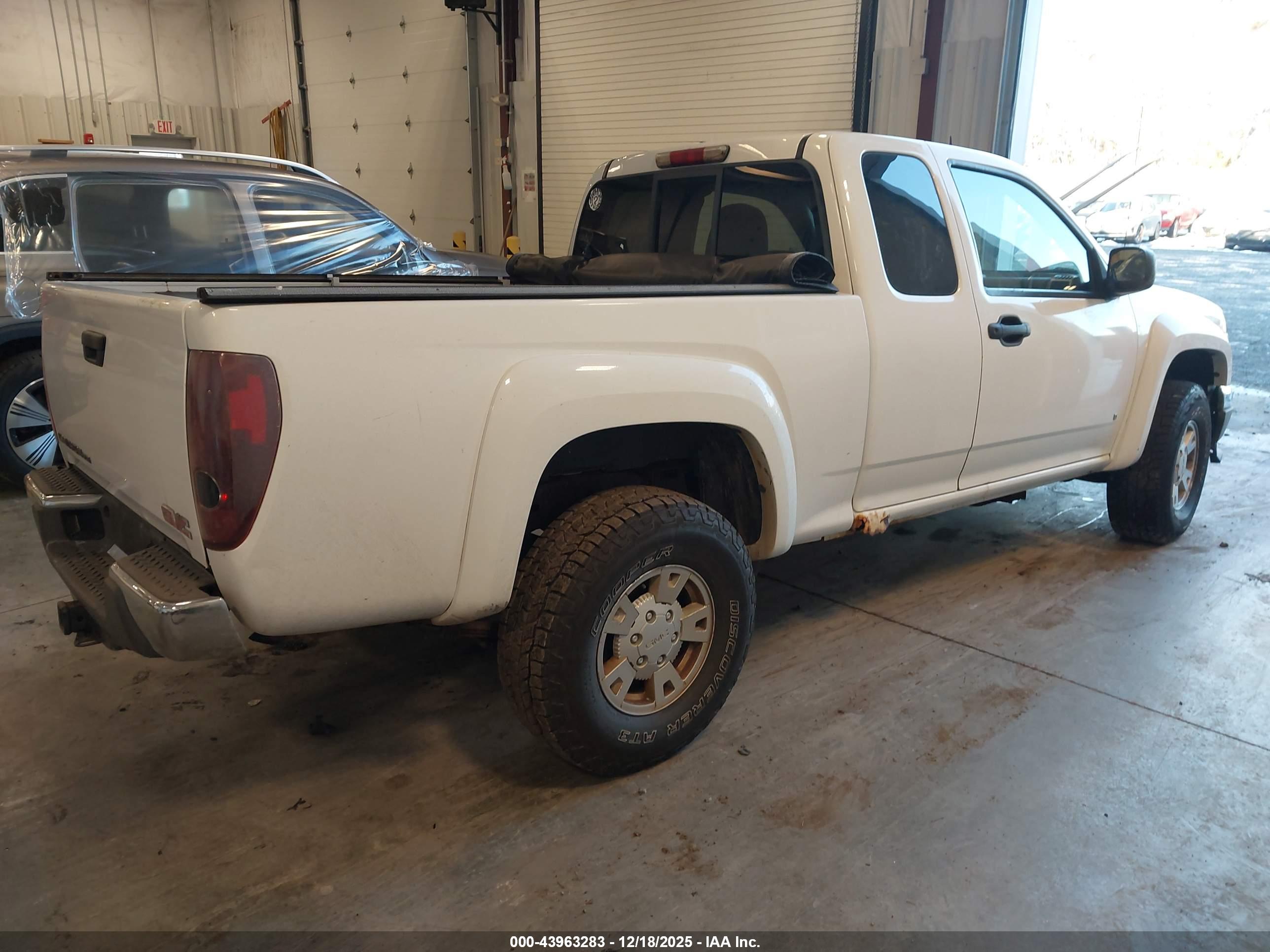 GMC CANYON image 4