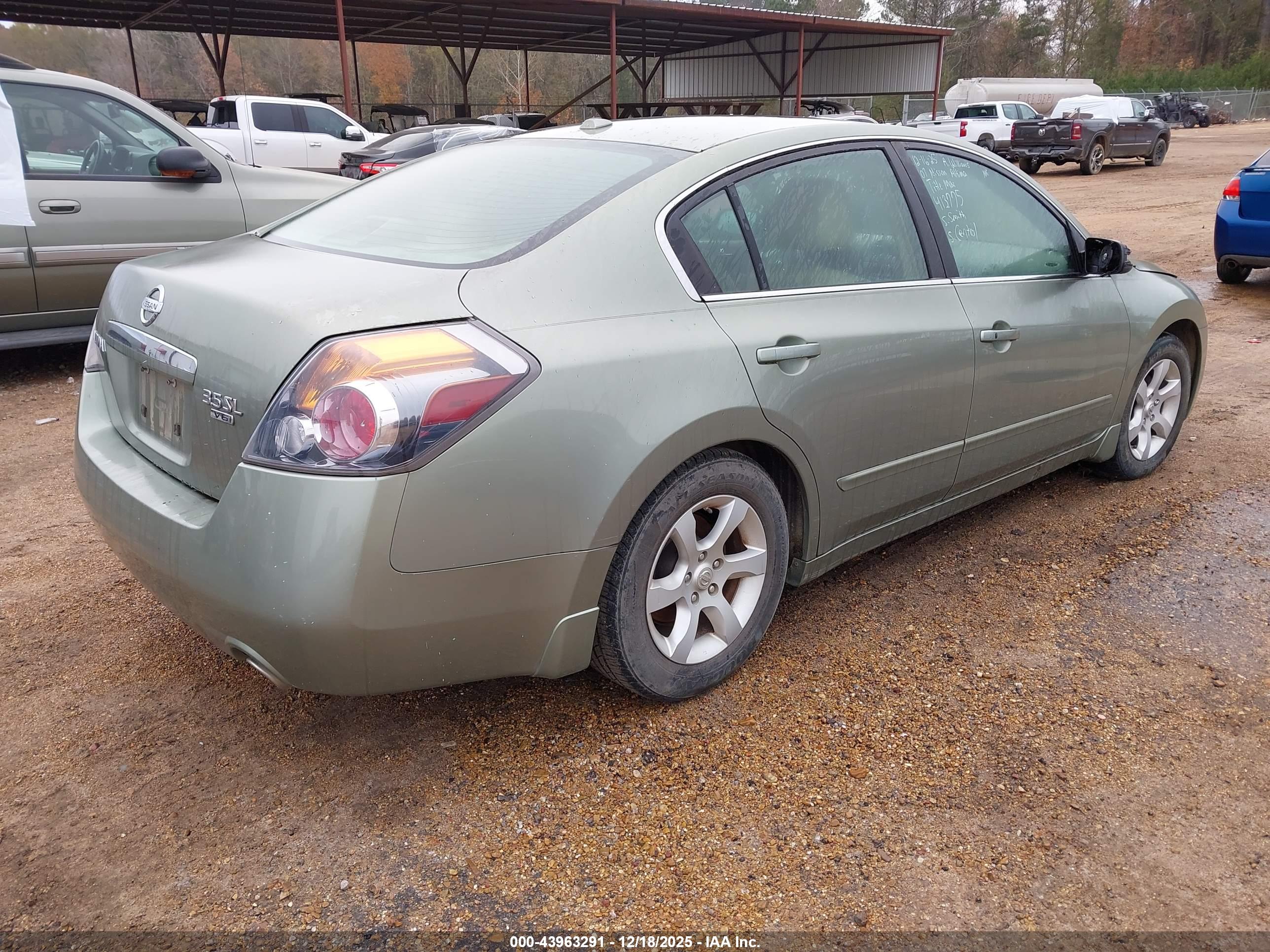 NISSAN ALTIMA image 4