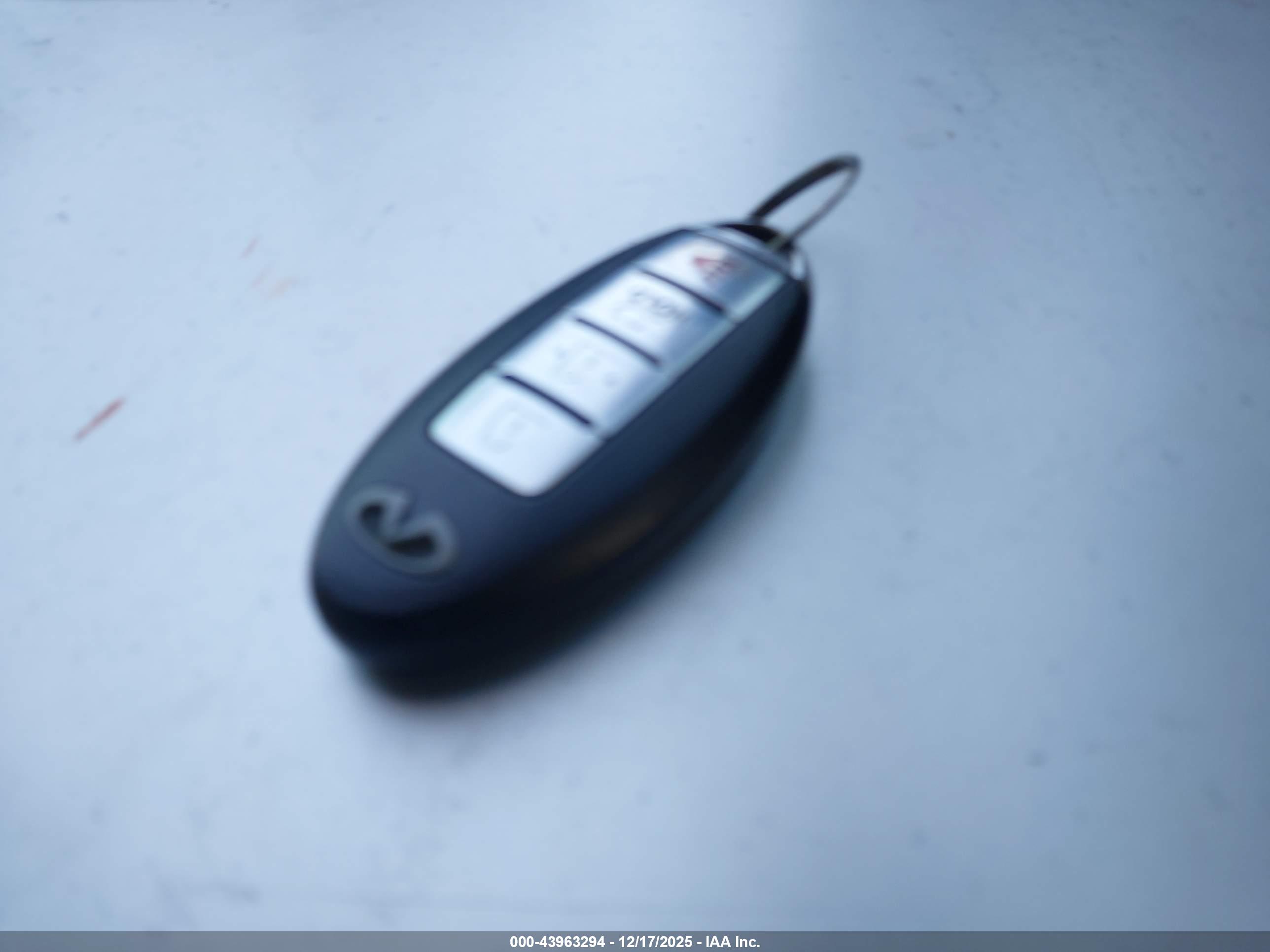 INFINITI M37 image 11