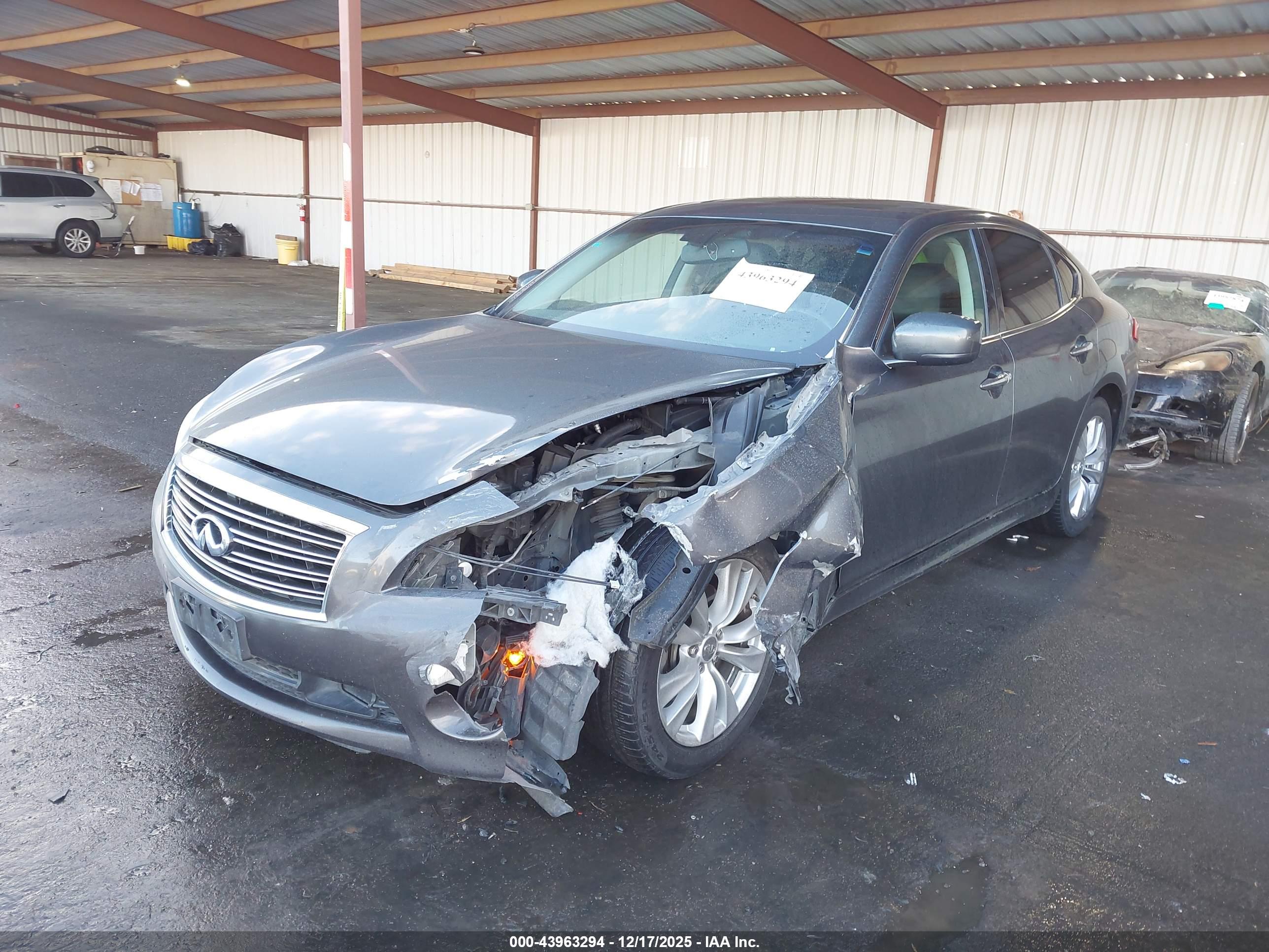 INFINITI M37 image 6
