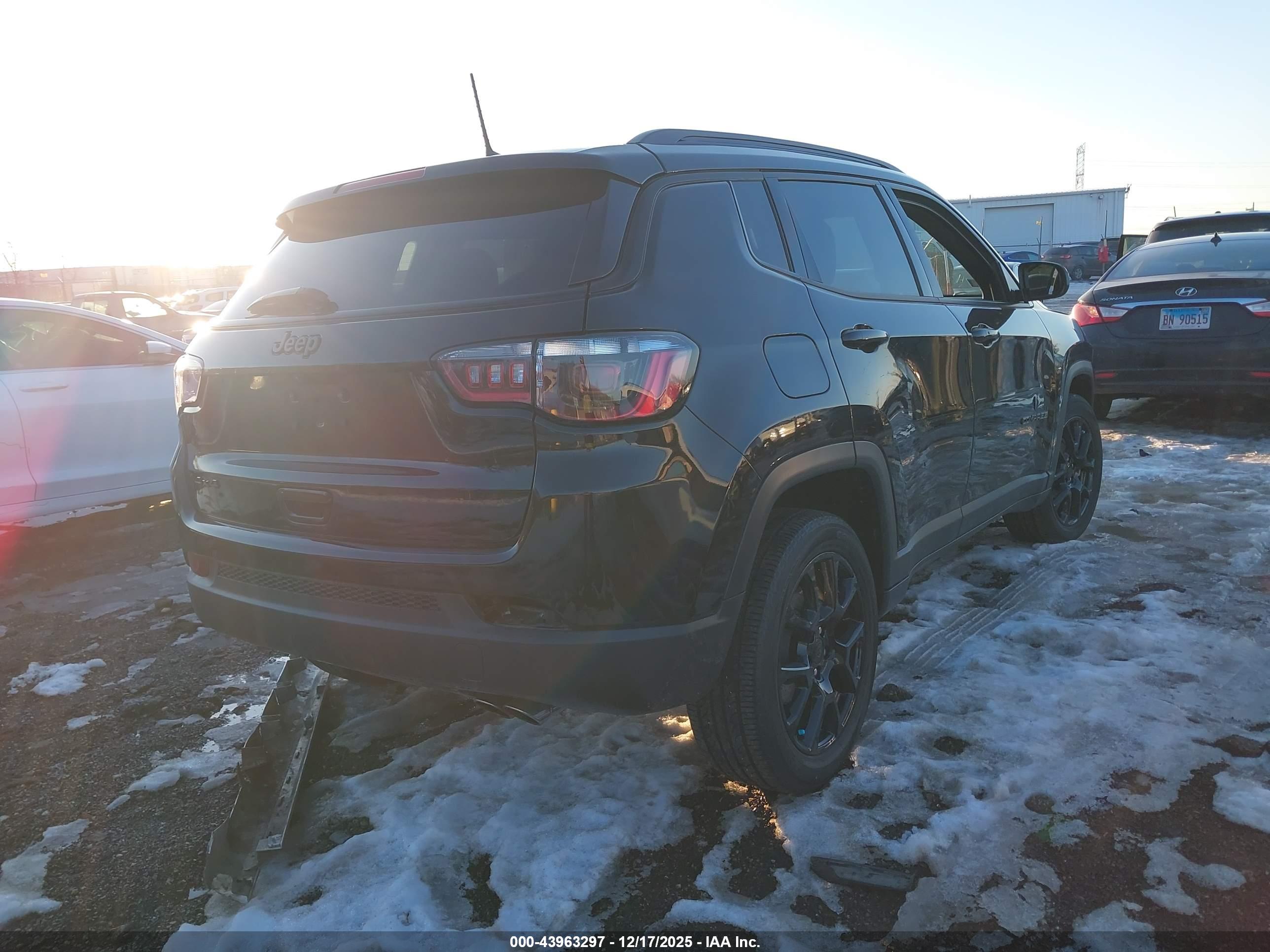 JEEP COMPASS image 4
